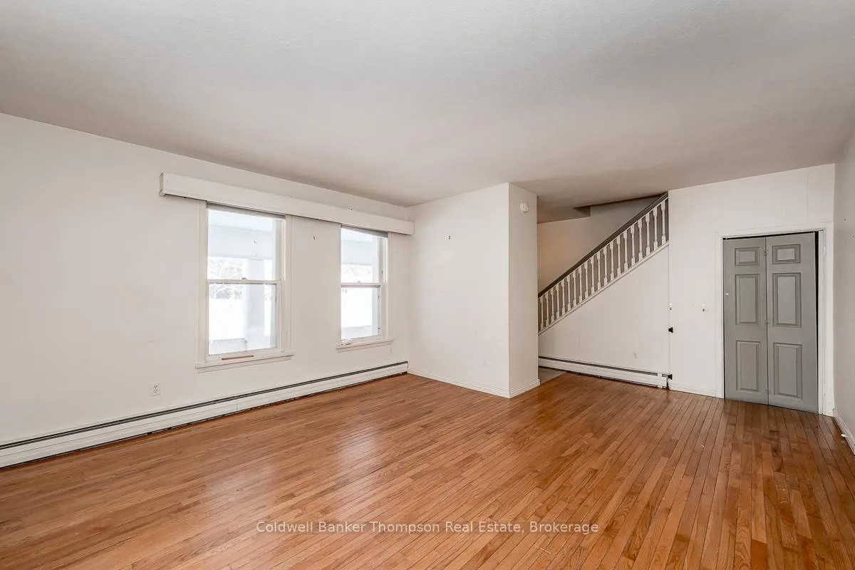 Photo 4 of Unit Unit A, 145 Front Street, Bracebridge, Macaulay — HOMEH
