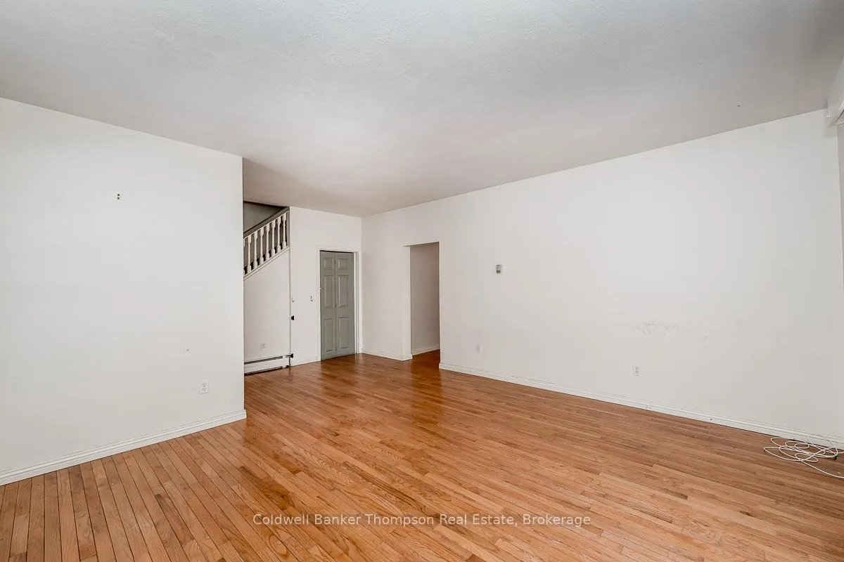 Photo 5 of Unit Unit A, 145 Front Street, Bracebridge, Macaulay — HOMEH