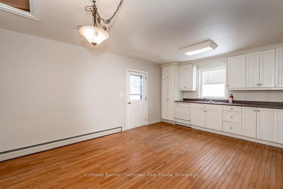 Photo 6 of Unit Unit A, 145 Front Street, Bracebridge, Macaulay — HOMEH
