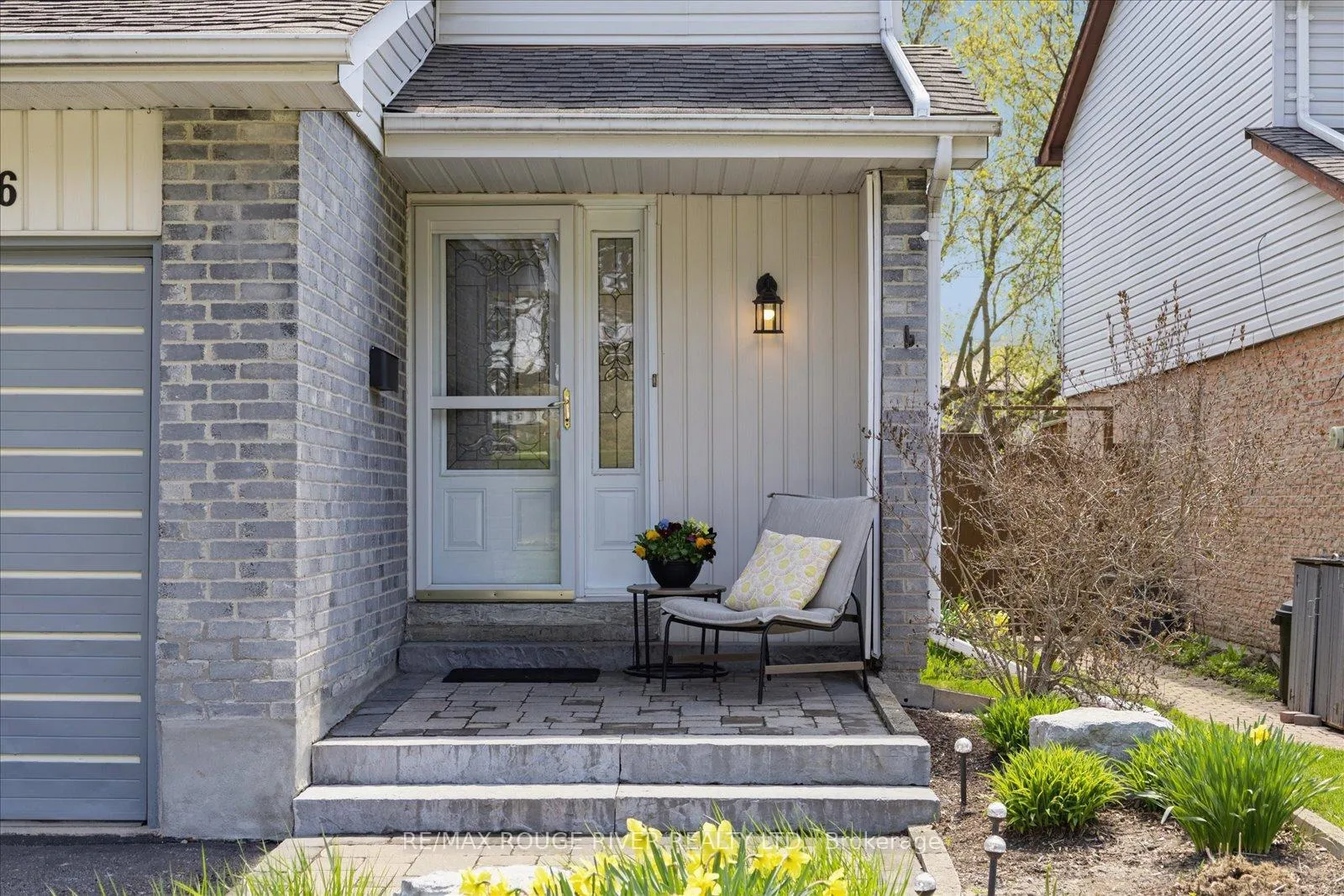 Photo 3 of 886 Gentry Crescent, Oshawa, Eastdale — HOMEH