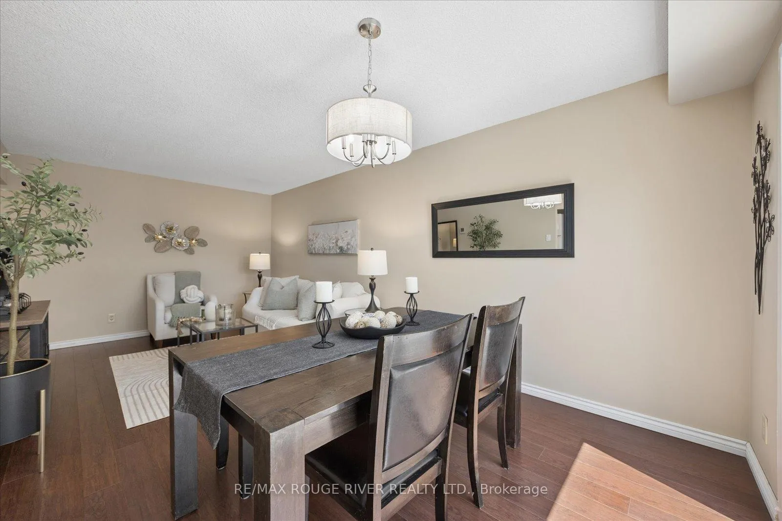 Photo 8 of 886 Gentry Crescent, Oshawa, Eastdale — HOMEH