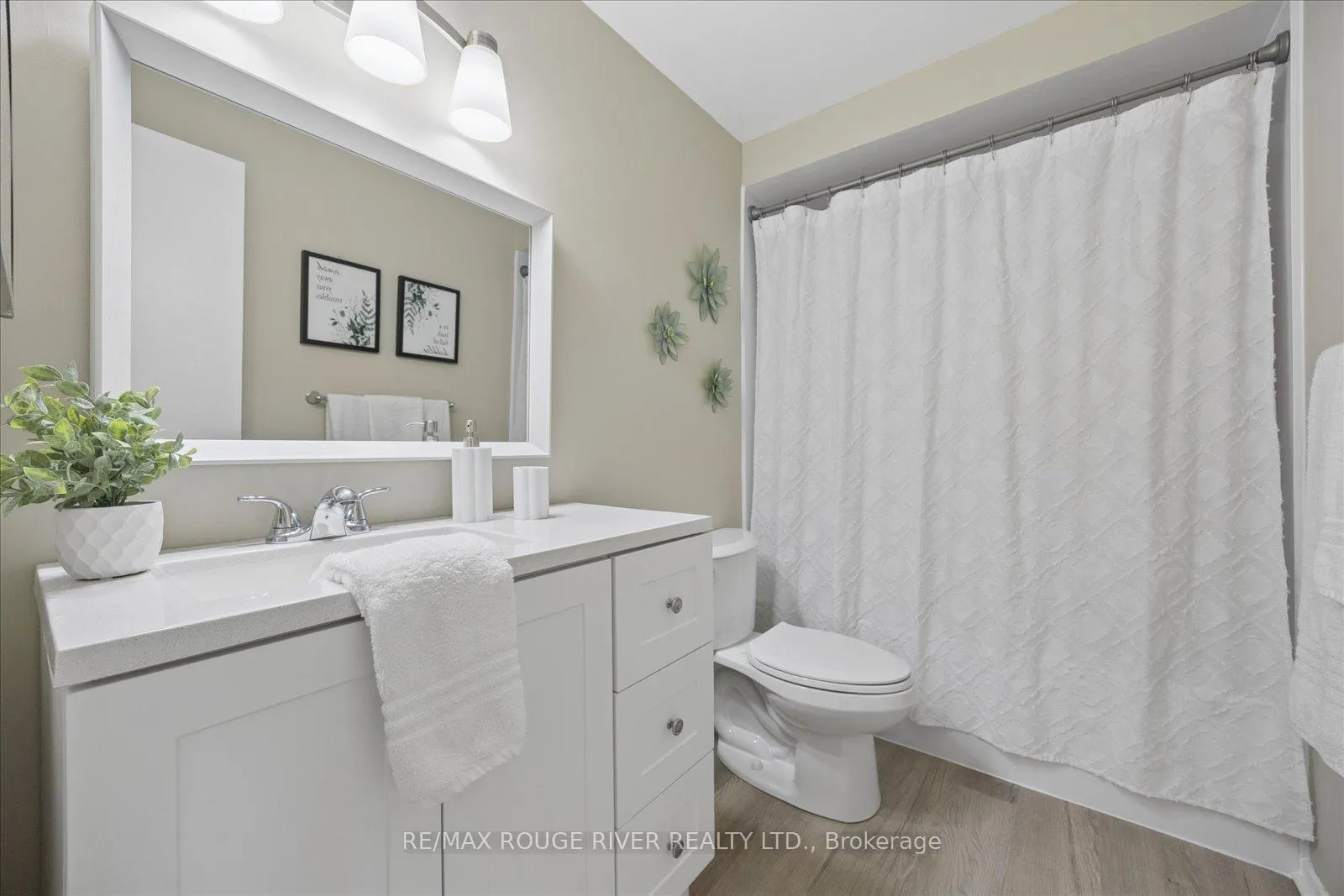 Photo 15 of 886 Gentry Crescent, Oshawa, Eastdale — HOMEH
