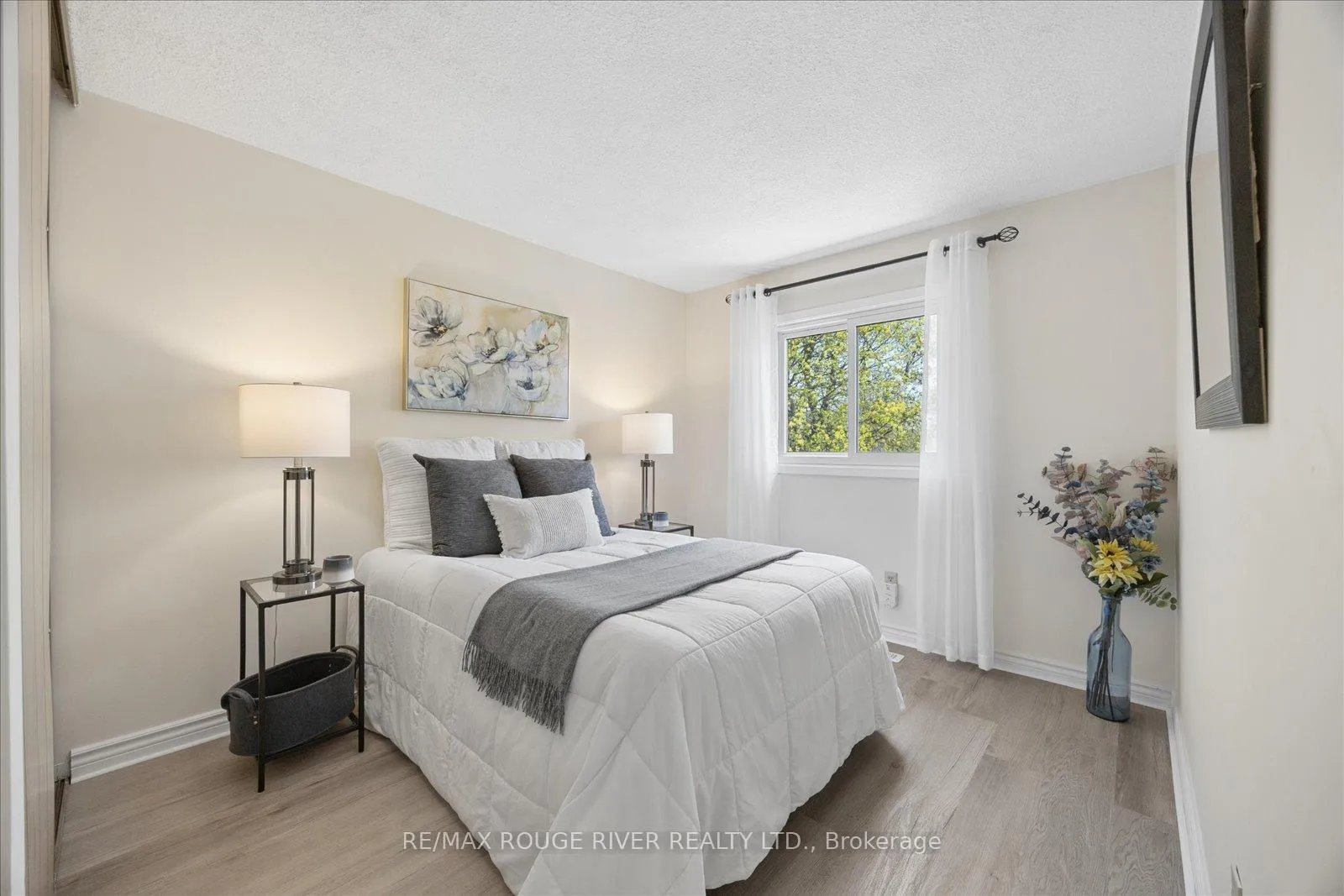 Photo 18 of 886 Gentry Crescent, Oshawa, Eastdale — HOMEH