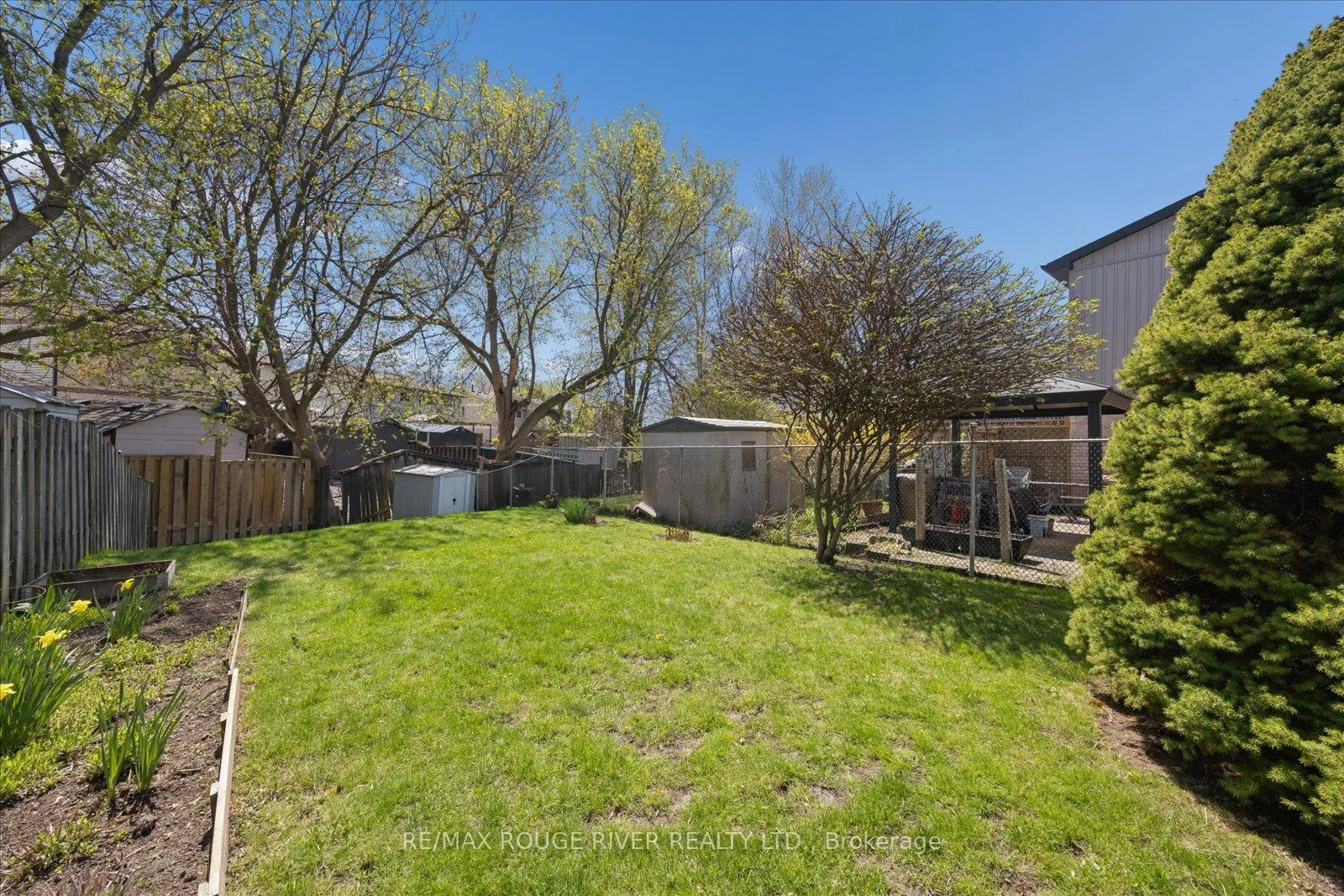 Photo 26 of 886 Gentry Crescent, Oshawa, Eastdale — HOMEH
