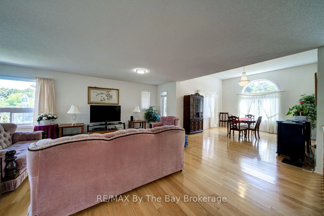 Photo 10 of 420 Ramblewood Drive, Wasaga Beach — HOMEH