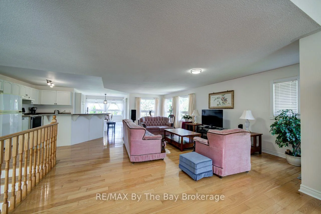 Photo 15 of 420 Ramblewood Drive, Wasaga Beach — HOMEH