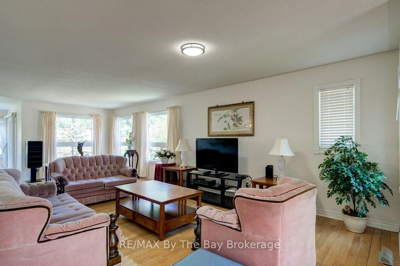 Photo 17 of 420 Ramblewood Drive, Wasaga Beach — HOMEH