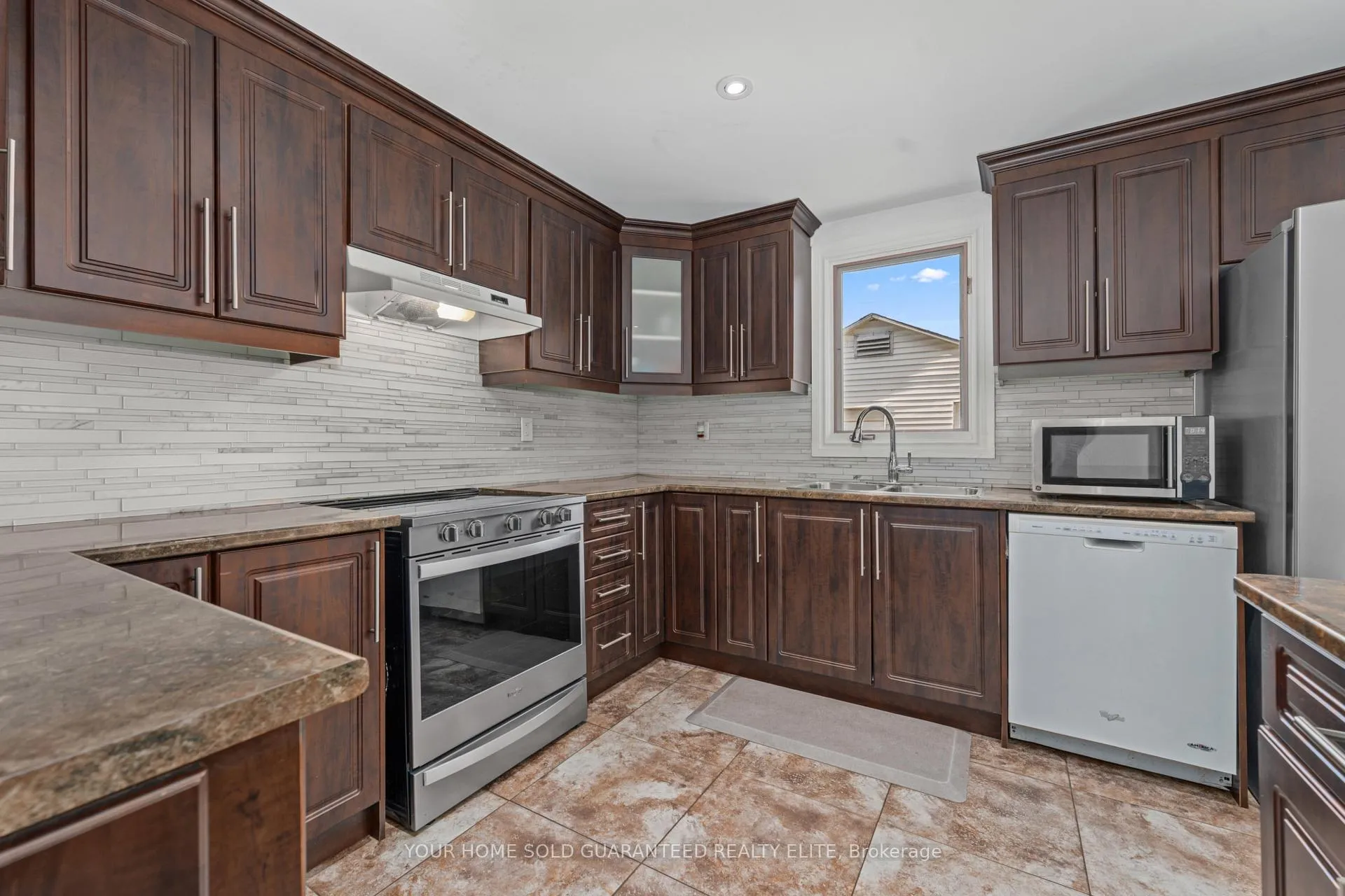 Photo 7 of 233 Normanhurst Avenue, Hamilton, Normanhurst — HOMEH