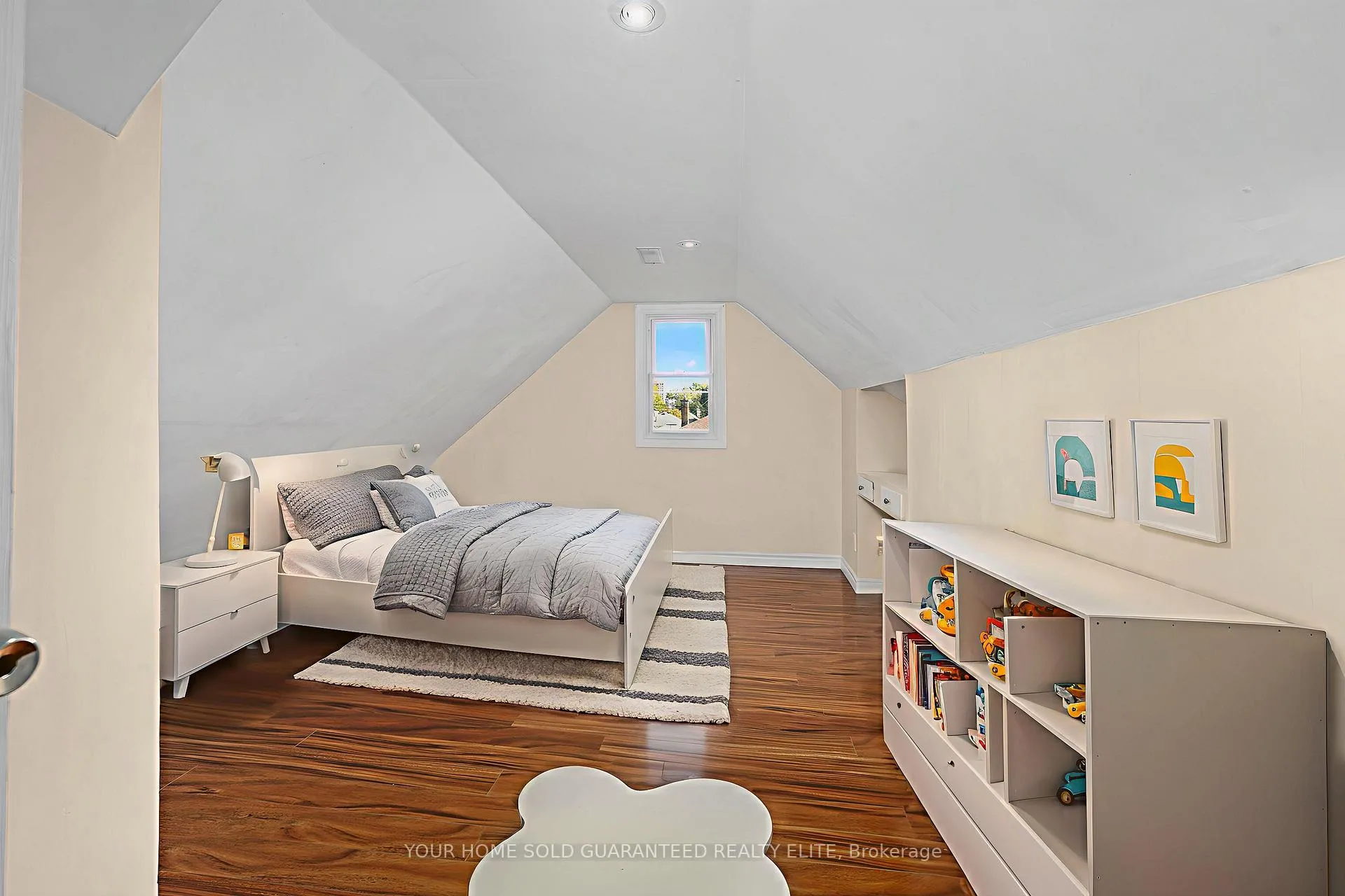 Photo 12 of 233 Normanhurst Avenue, Hamilton, Normanhurst — HOMEH