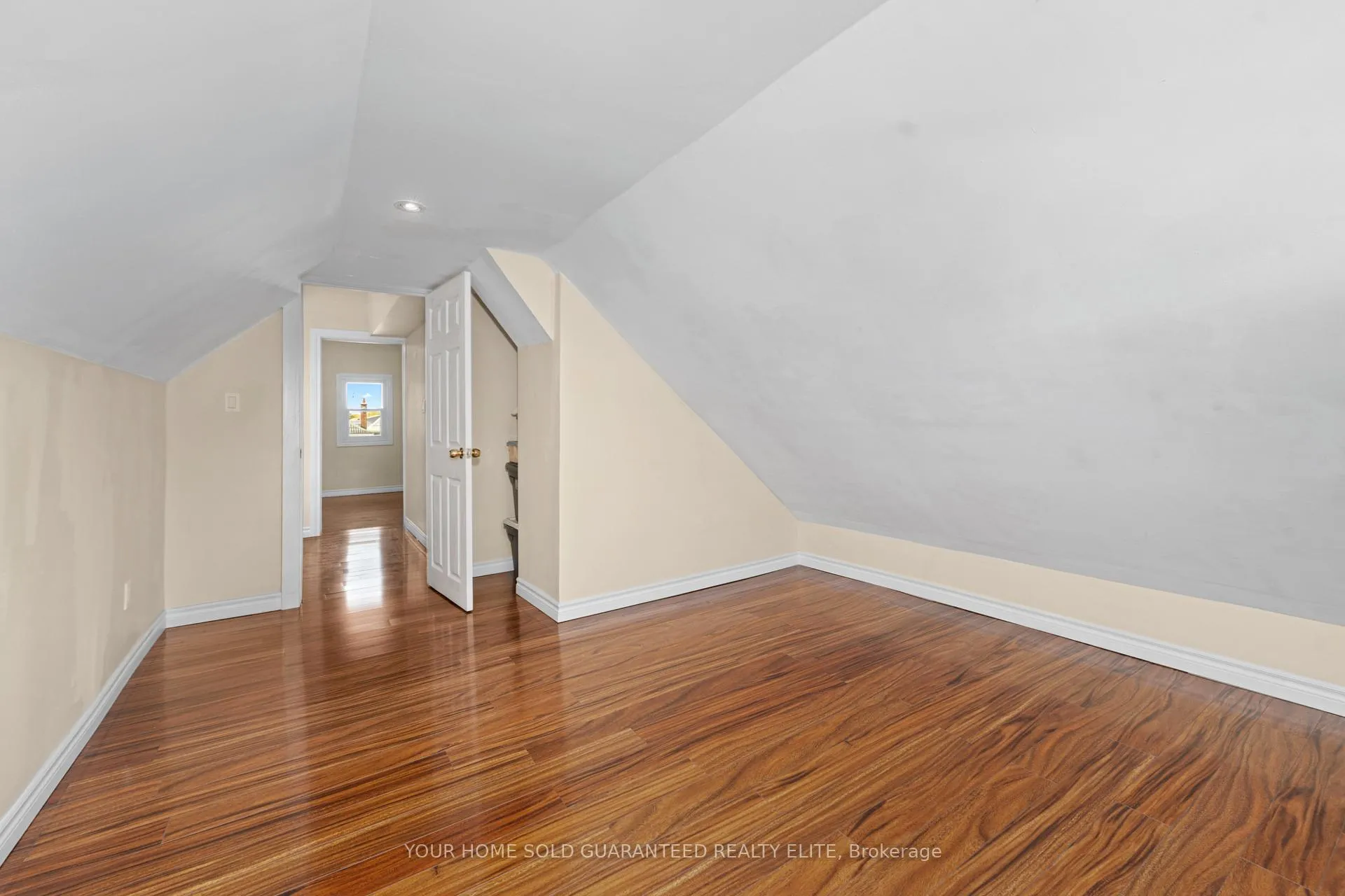 Photo 33 of 233 Normanhurst Avenue, Hamilton, Normanhurst — HOMEH