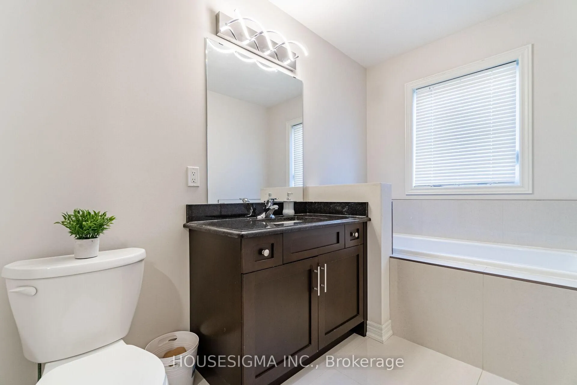 Photo 18 of 6099 Eaglewood Drive, Niagara Falls, Oldfield — HOMEH