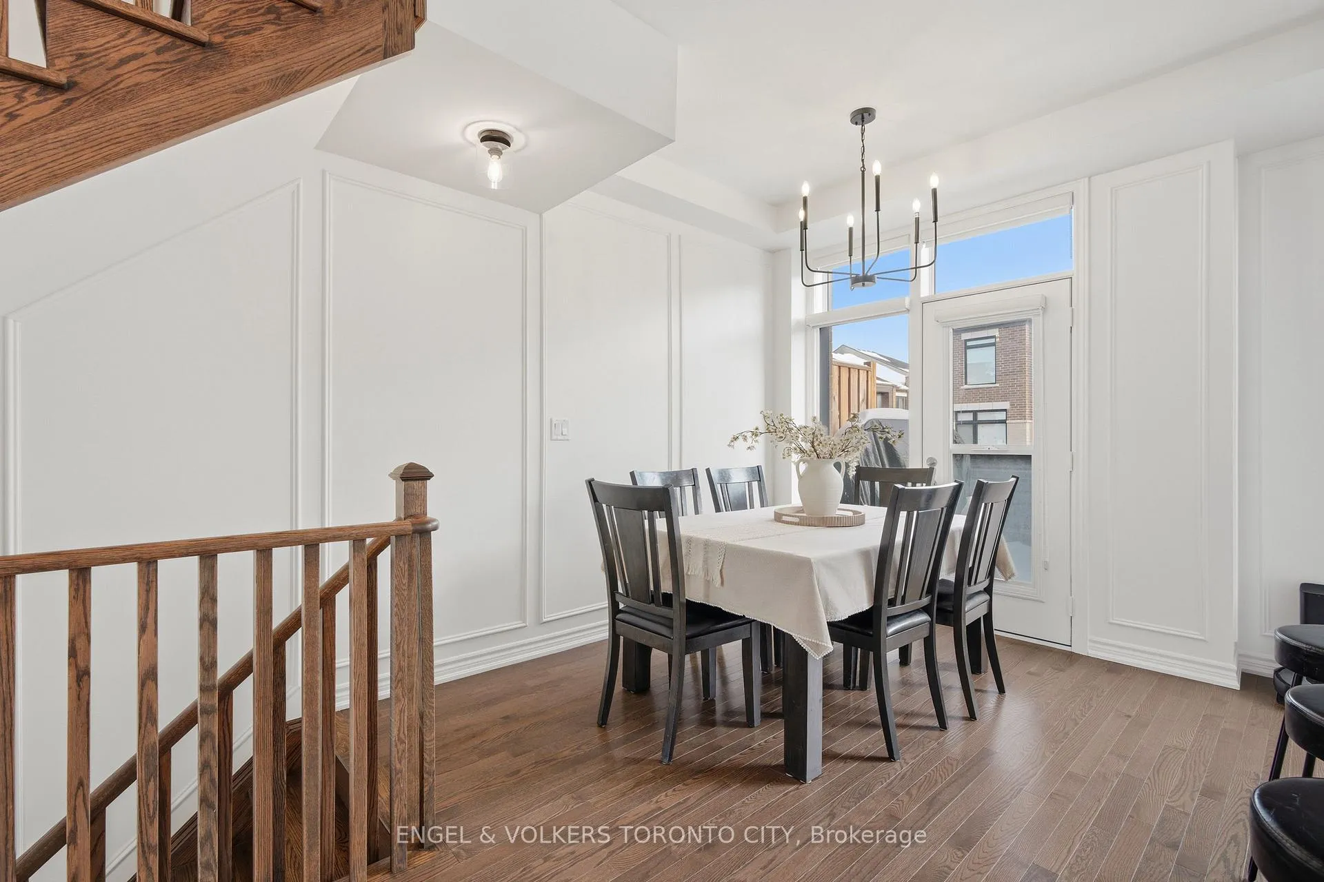 Photo 7 of 43 Holyrood Crescent, Vaughan, Kleinburg — HOMEH