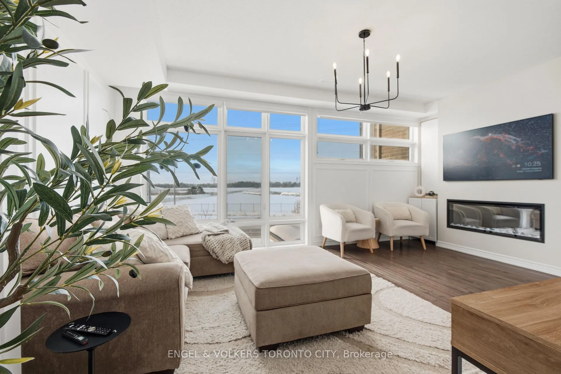 Photo 15 of 43 Holyrood Crescent, Vaughan, Kleinburg — HOMEH