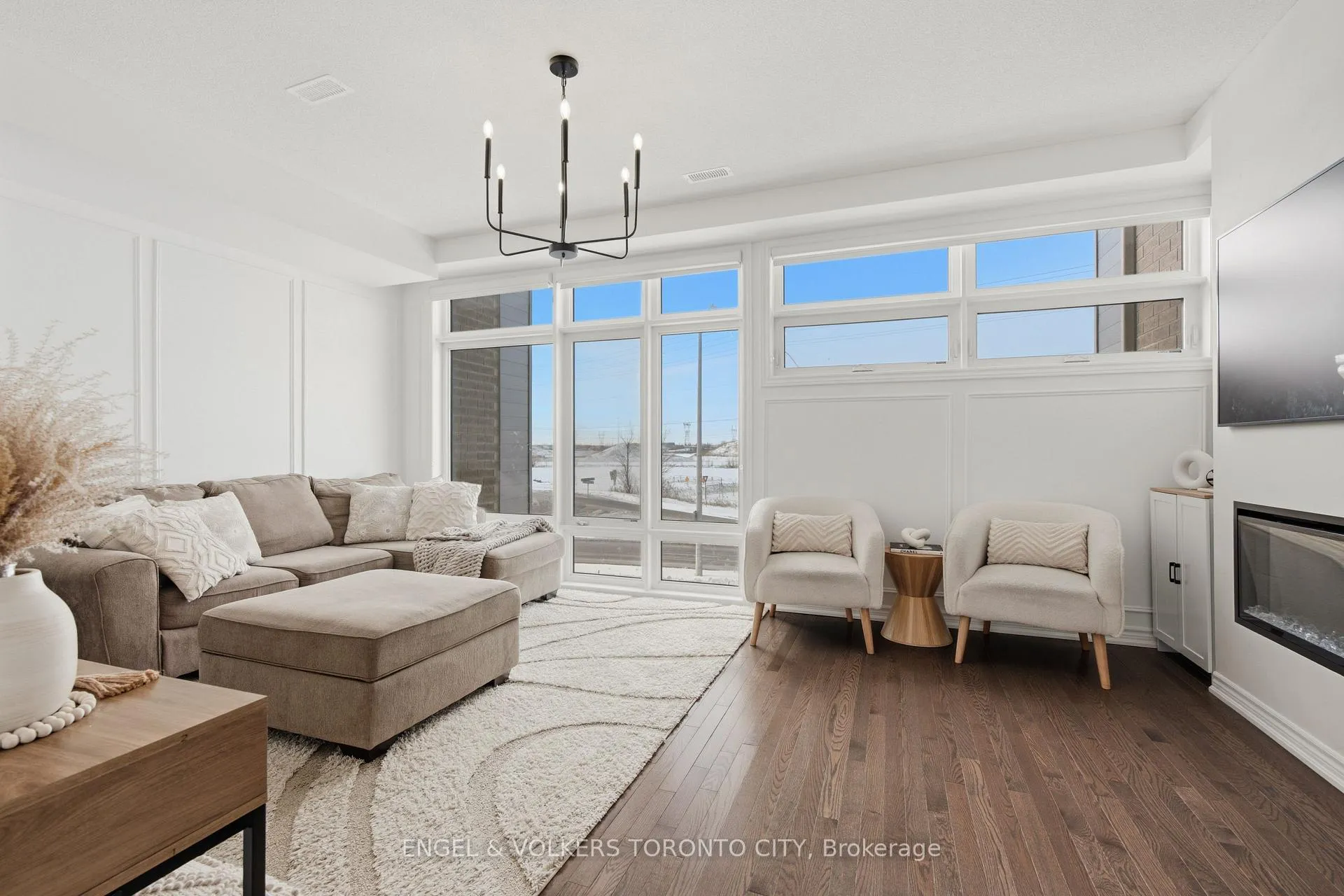 Photo 16 of 43 Holyrood Crescent, Vaughan, Kleinburg — HOMEH