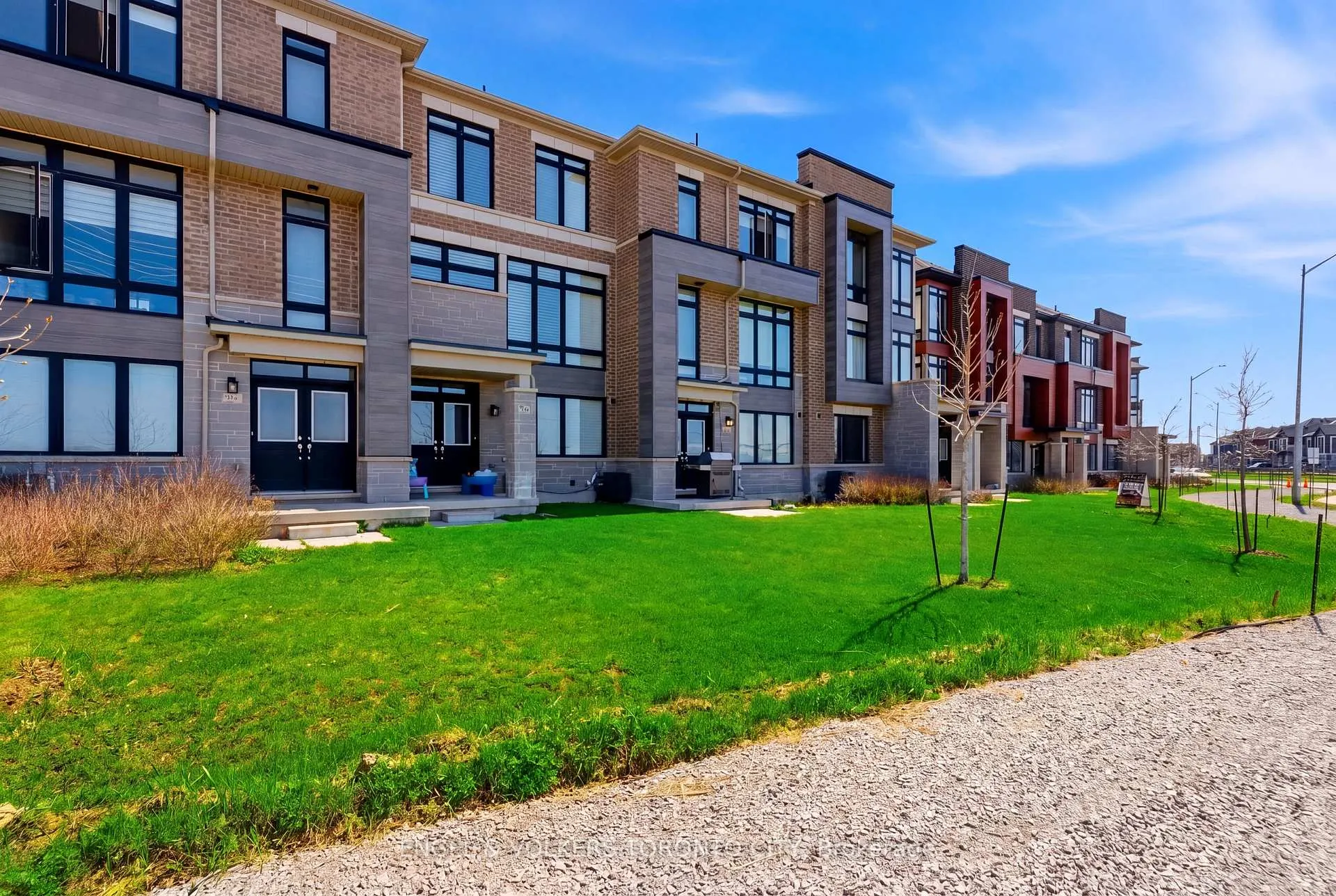 Photo 30 of 43 Holyrood Crescent, Vaughan, Kleinburg — HOMEH