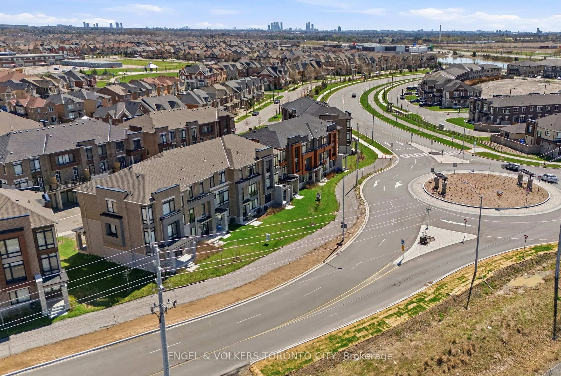 Photo 38 of 43 Holyrood Crescent, Vaughan, Kleinburg — HOMEH