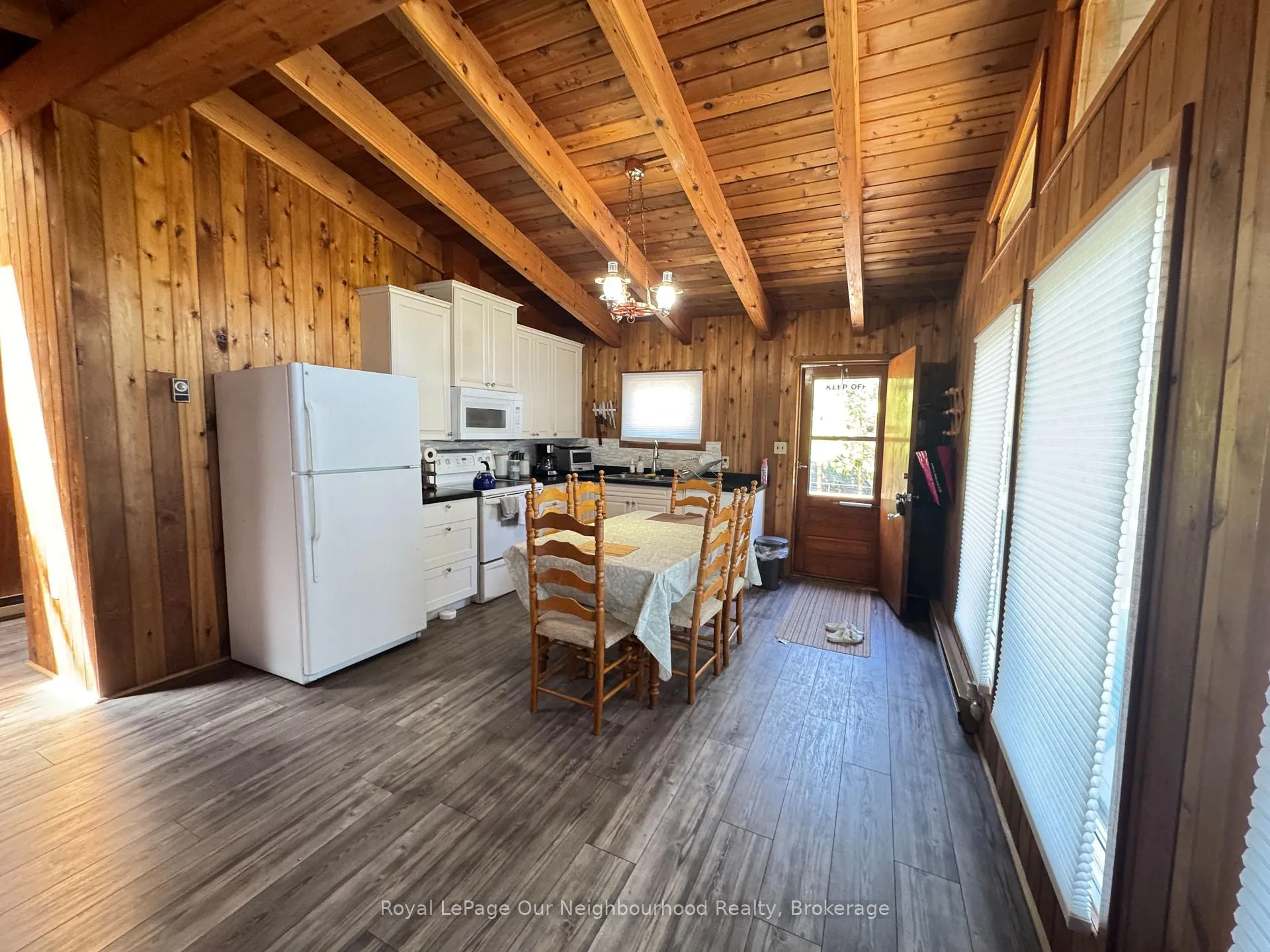 Photo 9 of 236 Zoo Park Road, Wasaga Beach — HOMEH