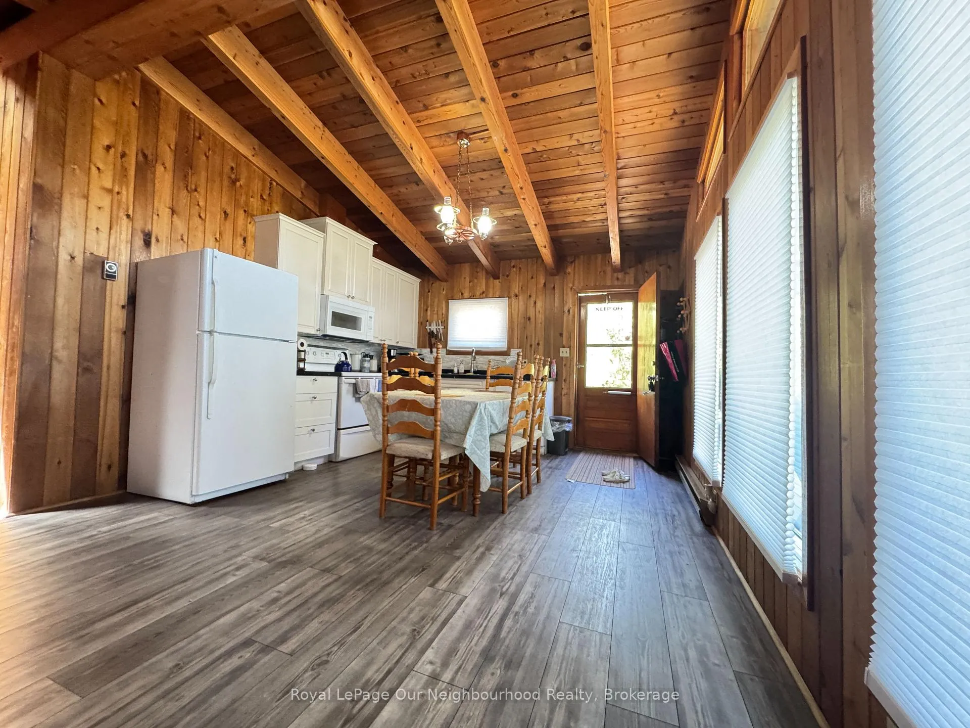 Photo 10 of 236 Zoo Park Road, Wasaga Beach — HOMEH