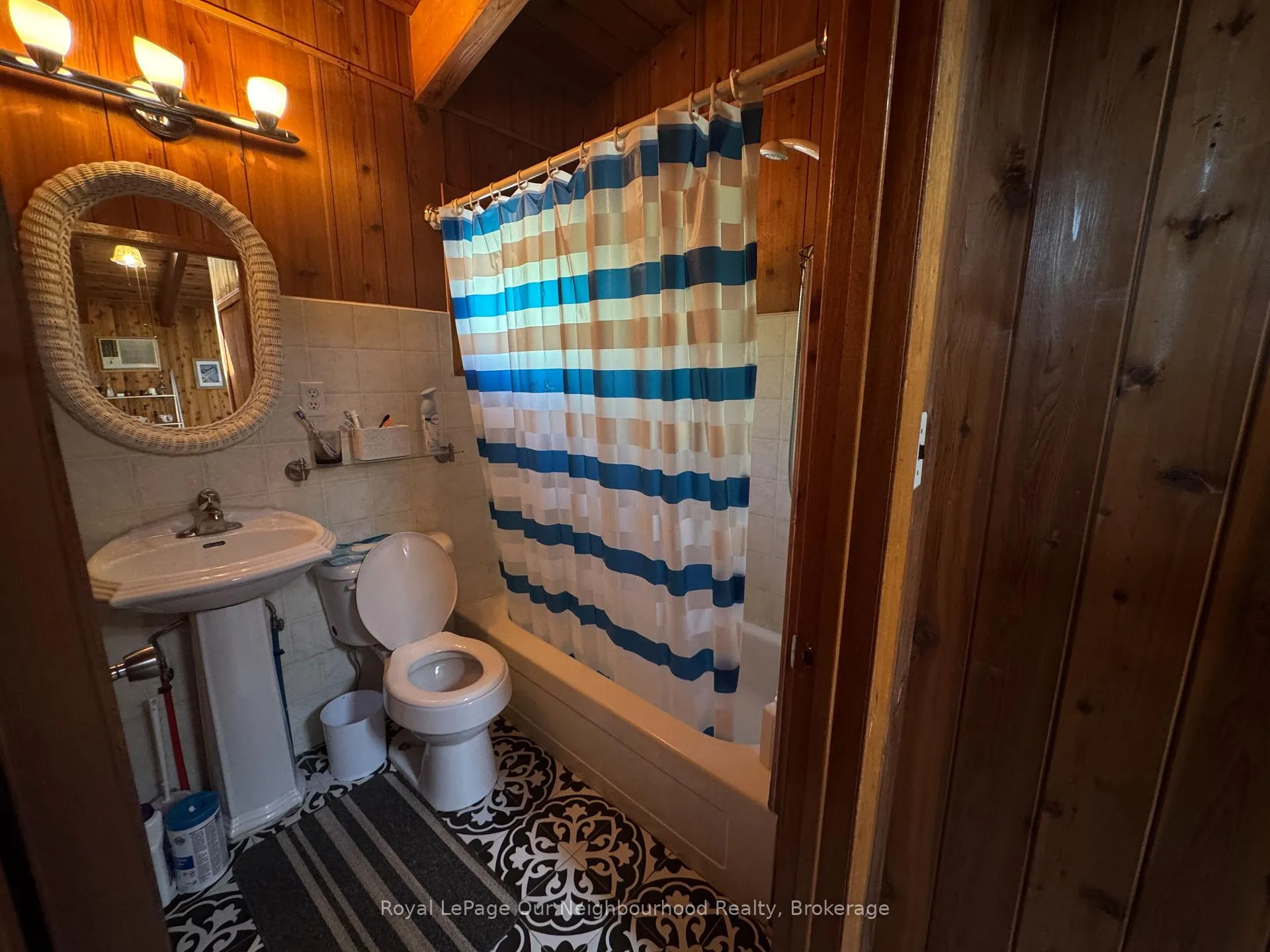 Photo 12 of 236 Zoo Park Road, Wasaga Beach — HOMEH