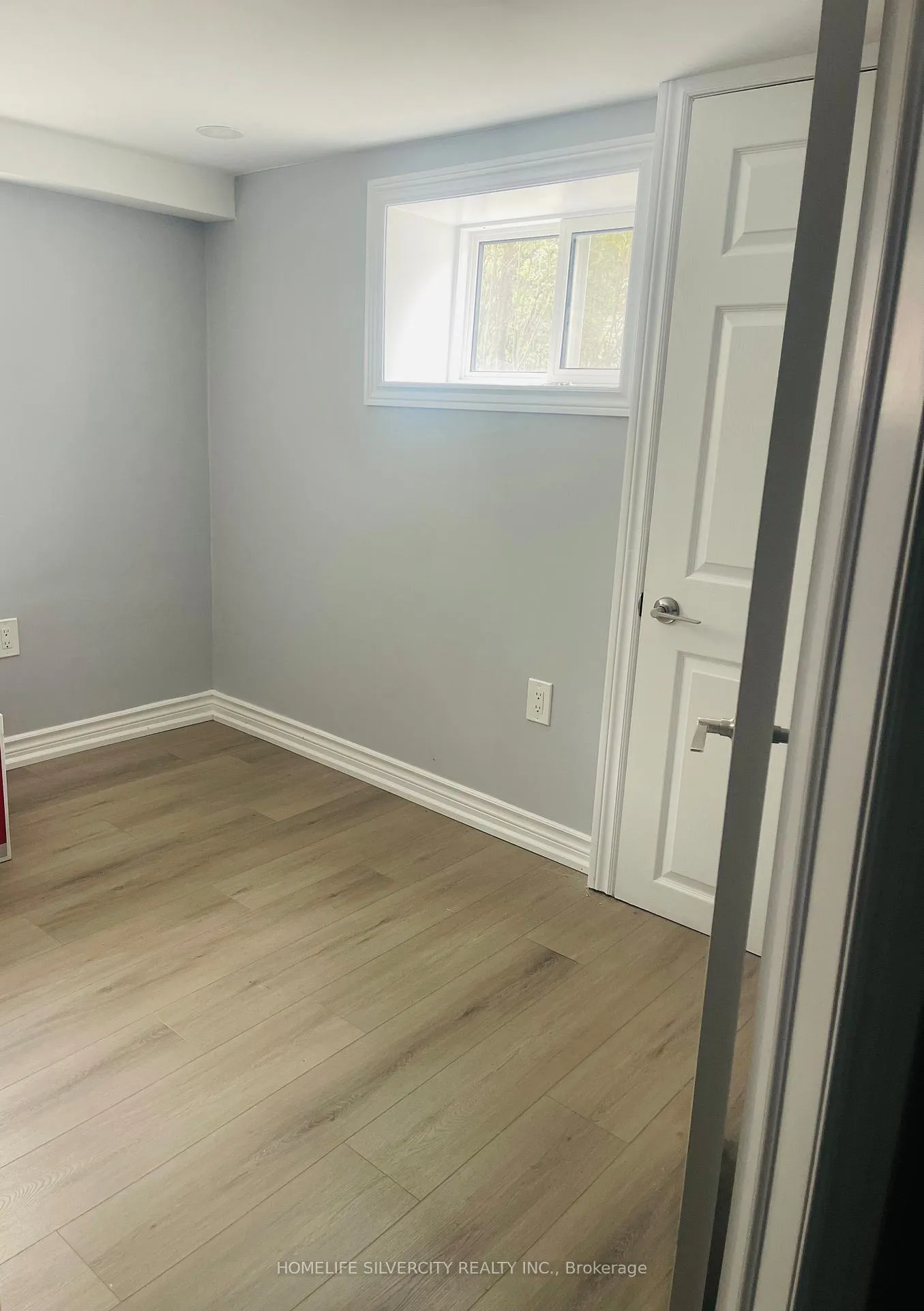 Photo 6 of 435 Aberdeen Avenue, Hamilton, Kirkendall — HOMEH