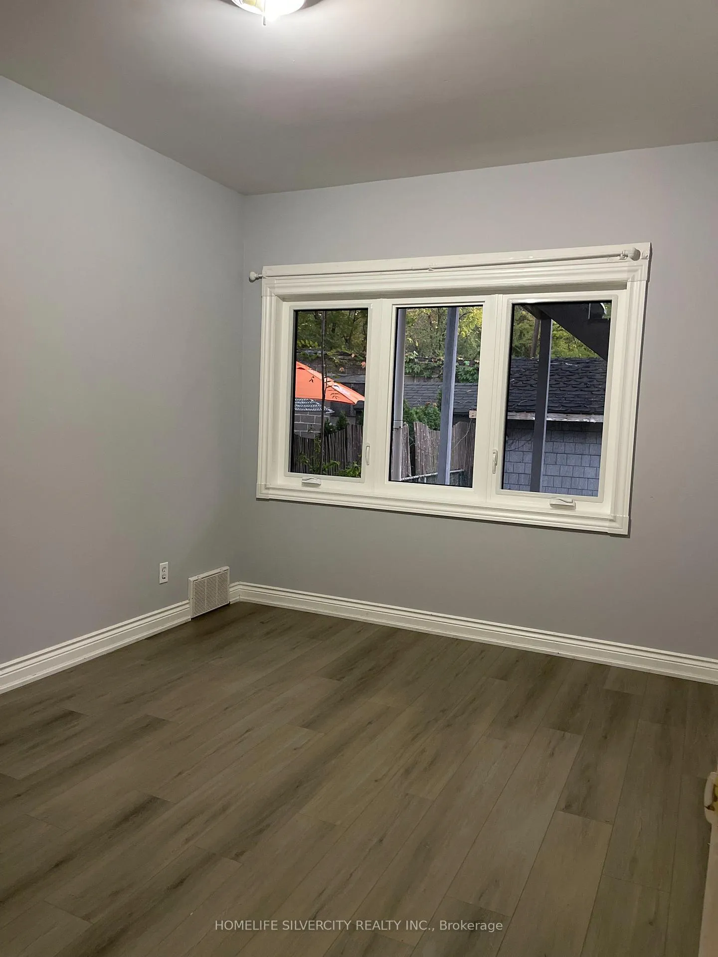 Photo 8 of 435 Aberdeen Avenue, Hamilton, Kirkendall — HOMEH