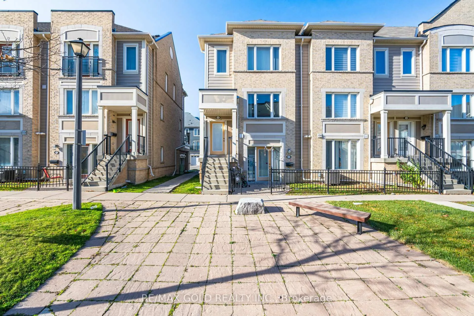 Photo 1 of Unit 142, 60 Fairwood Circle, Brampton, Sandringham-Wellington — HOMEH