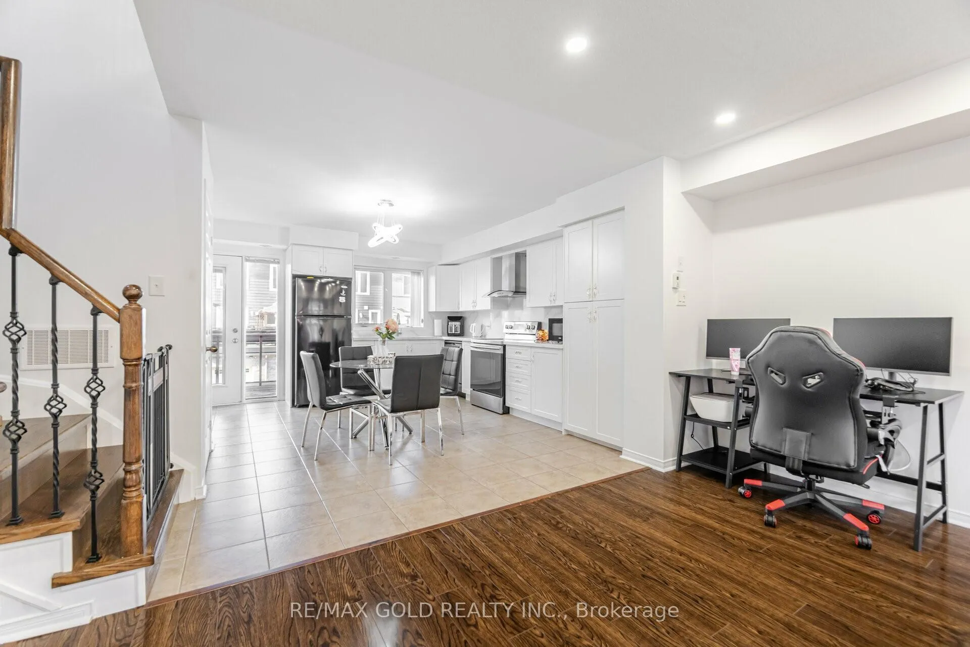 Photo 4 of Unit 142, 60 Fairwood Circle, Brampton, Sandringham-Wellington — HOMEH
