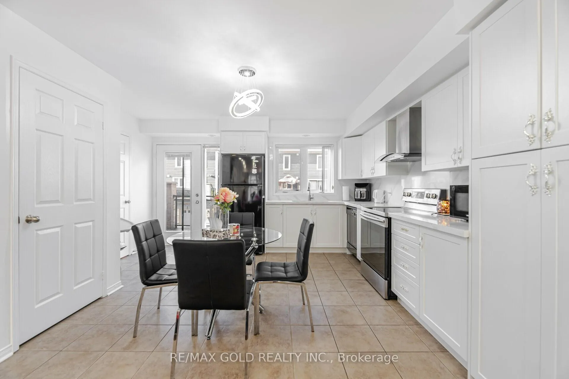 Photo 5 of Unit 142, 60 Fairwood Circle, Brampton, Sandringham-Wellington — HOMEH