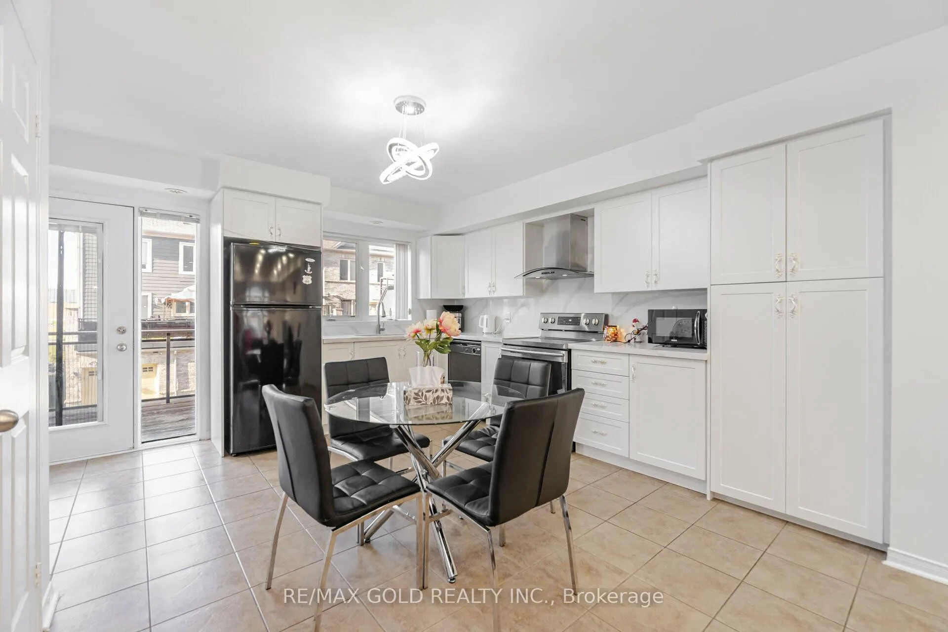 Photo 6 of Unit 142, 60 Fairwood Circle, Brampton, Sandringham-Wellington — HOMEH