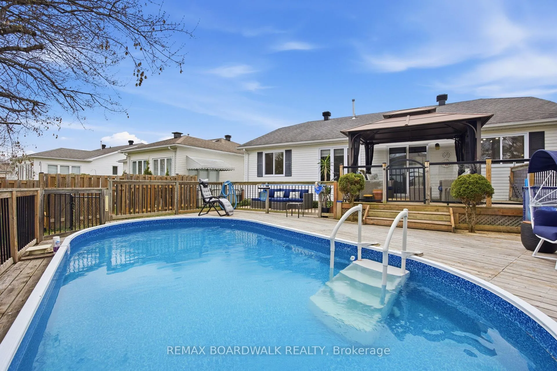 Photo 40 of 33 Treelawn Boulevard, Perth — HOMEH