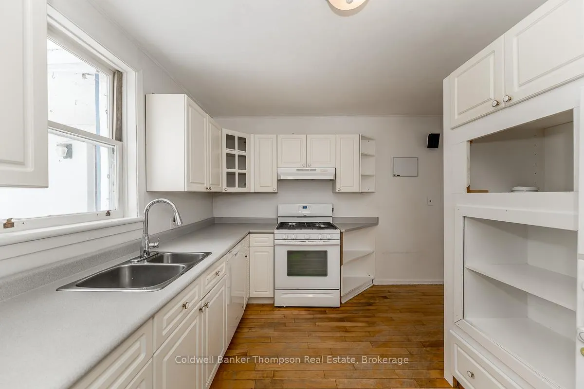 Photo 8 of Unit Unit B, 145 Front Street, Bracebridge, Macaulay — HOMEH