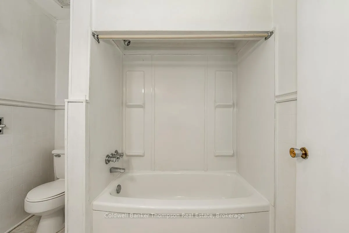 Photo 17 of Unit Unit B, 145 Front Street, Bracebridge, Macaulay — HOMEH