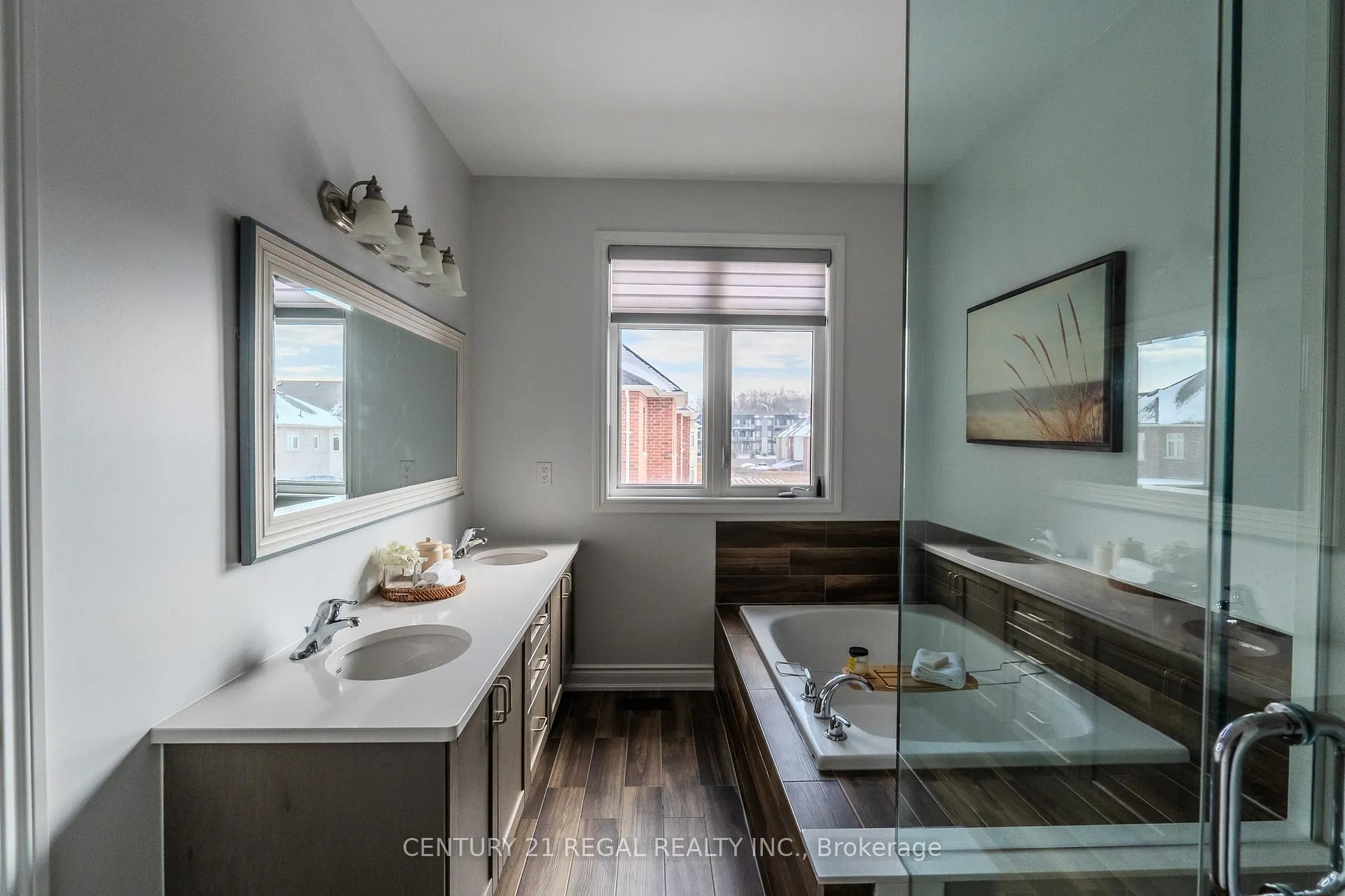 Photo 15 of 25 Elysian Fields Circle, Brampton, Bram West — HOMEH