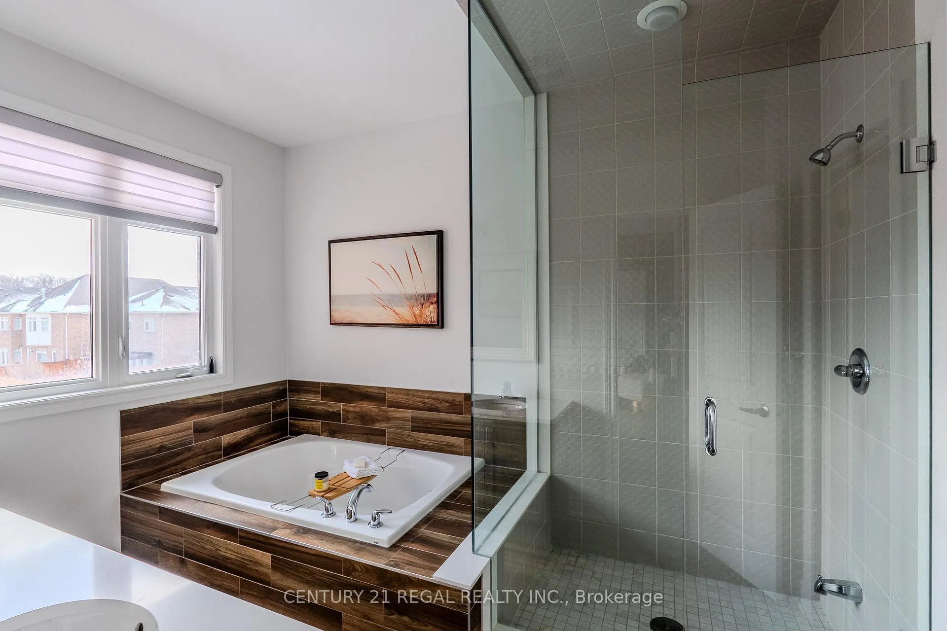 Photo 17 of 25 Elysian Fields Circle, Brampton, Bram West — HOMEH