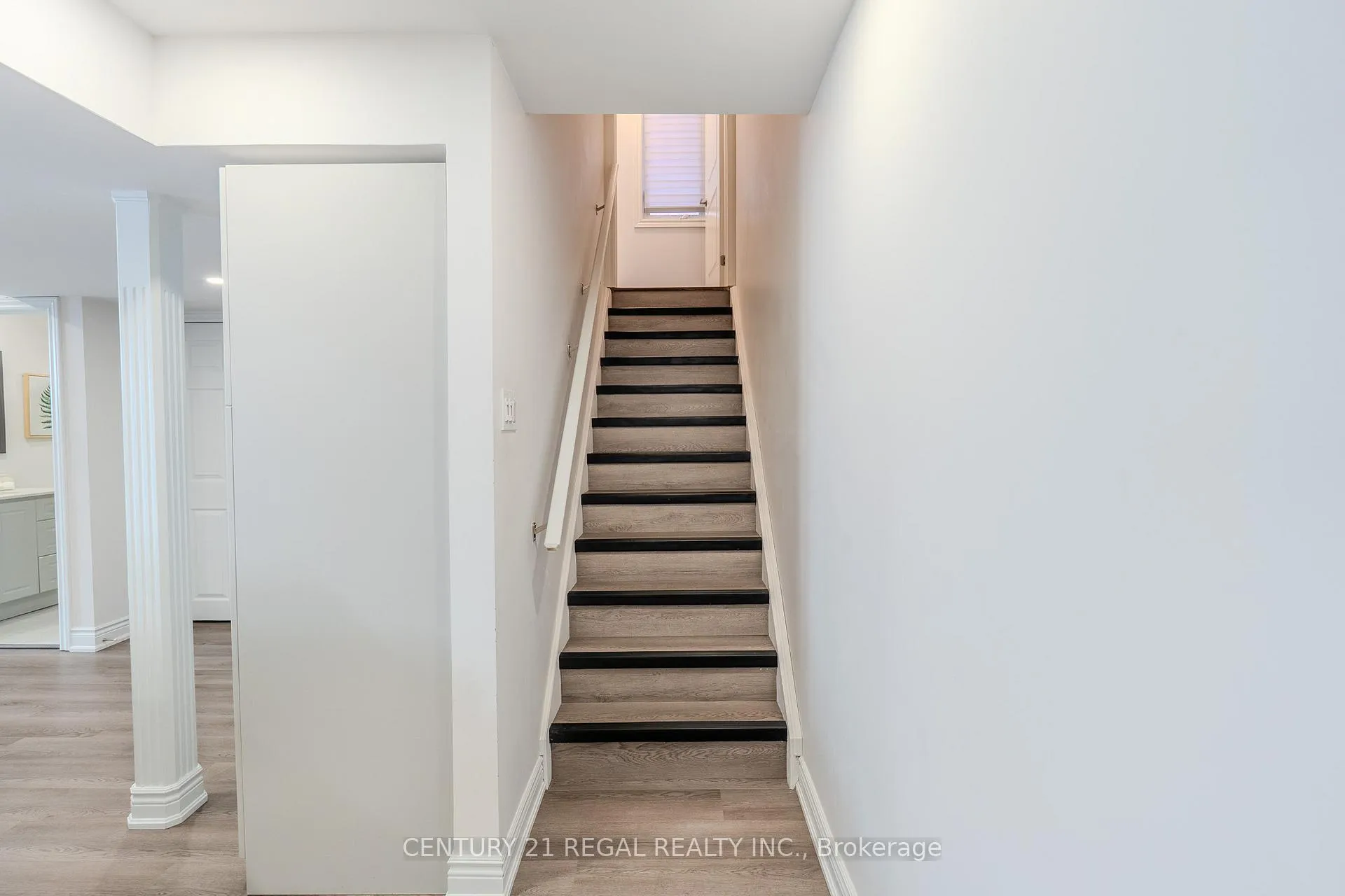 Photo 35 of 25 Elysian Fields Circle, Brampton, Bram West — HOMEH