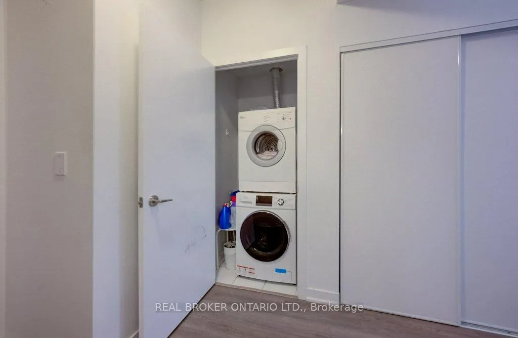Photo 10 of Unit 908, 85 Duke Street W, Kitchener, City Commercial Core — HOMEH