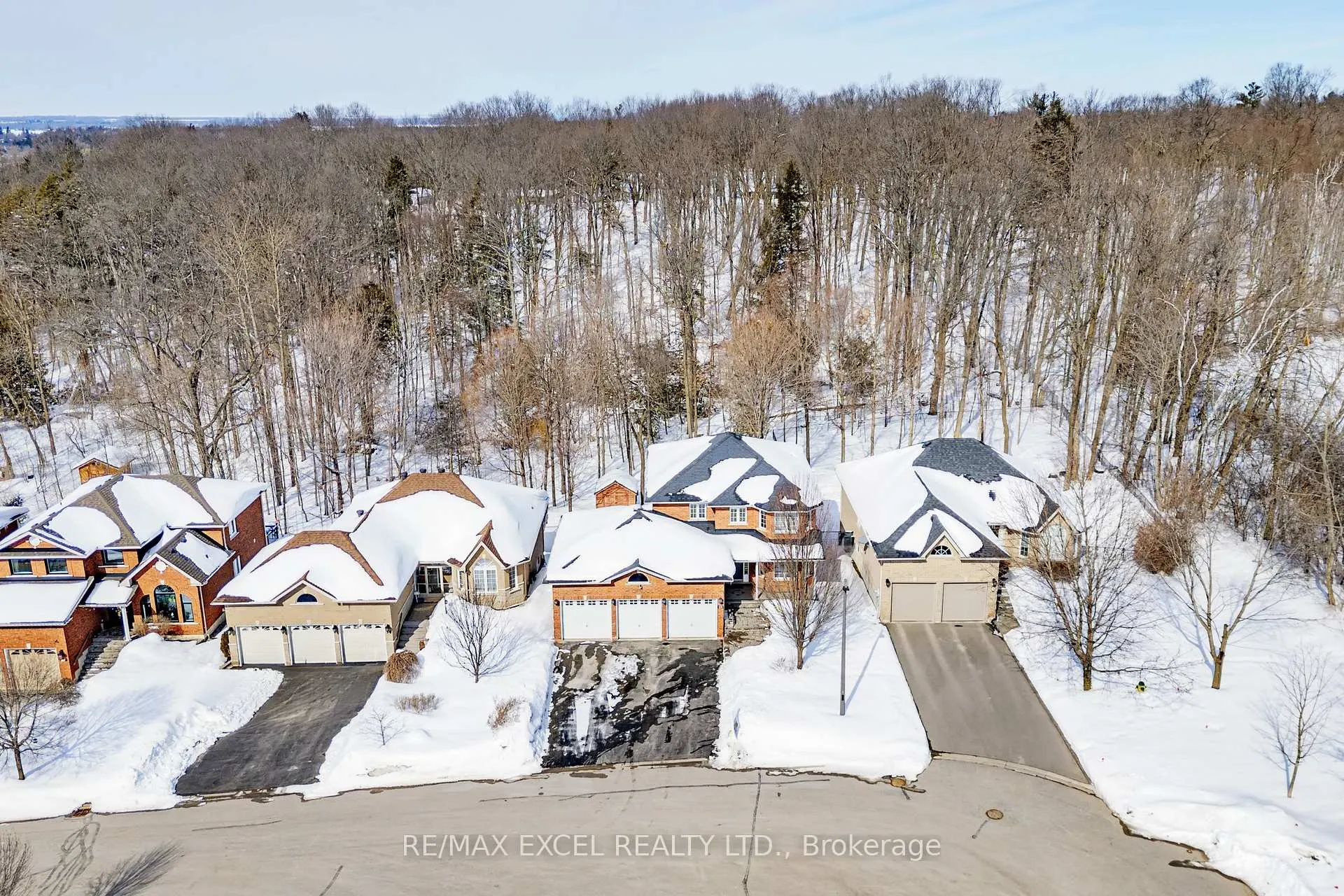 Photo 2 of 96 Ferncroft Drive, Georgina, Keswick North — HOMEH