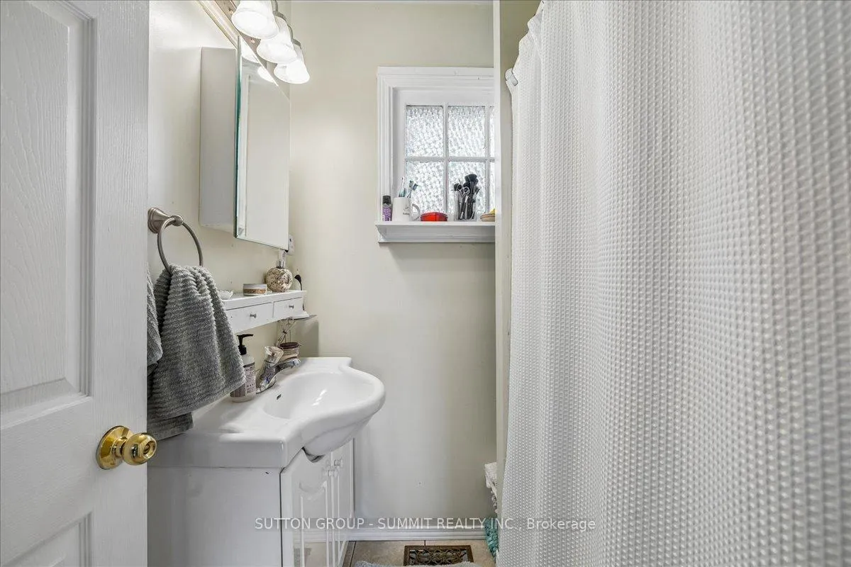 Photo 30 of 155 1/2 Lake Street, St. Catharines, Downtown — HOMEH