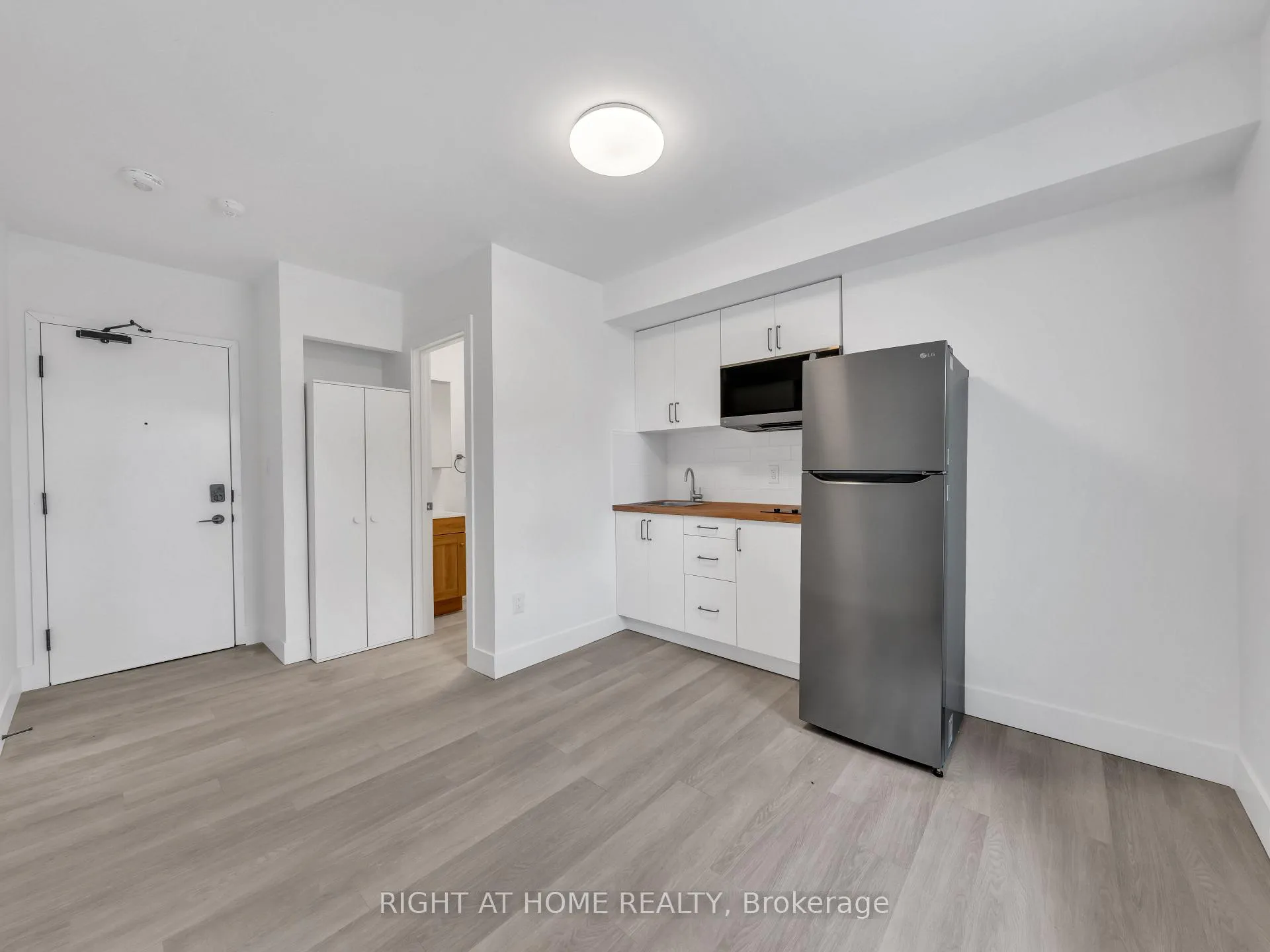 Photo 15 of Unit 105, 1804 Drouillard Road, Windsor — HOMEH