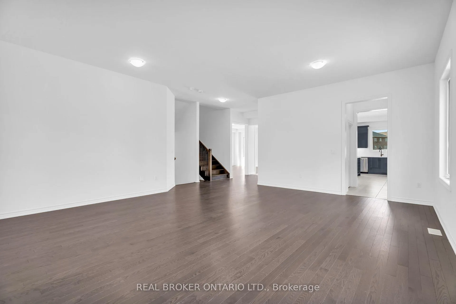 Photo 12 of 430 VanDusen Avenue, Southgate — HOMEH