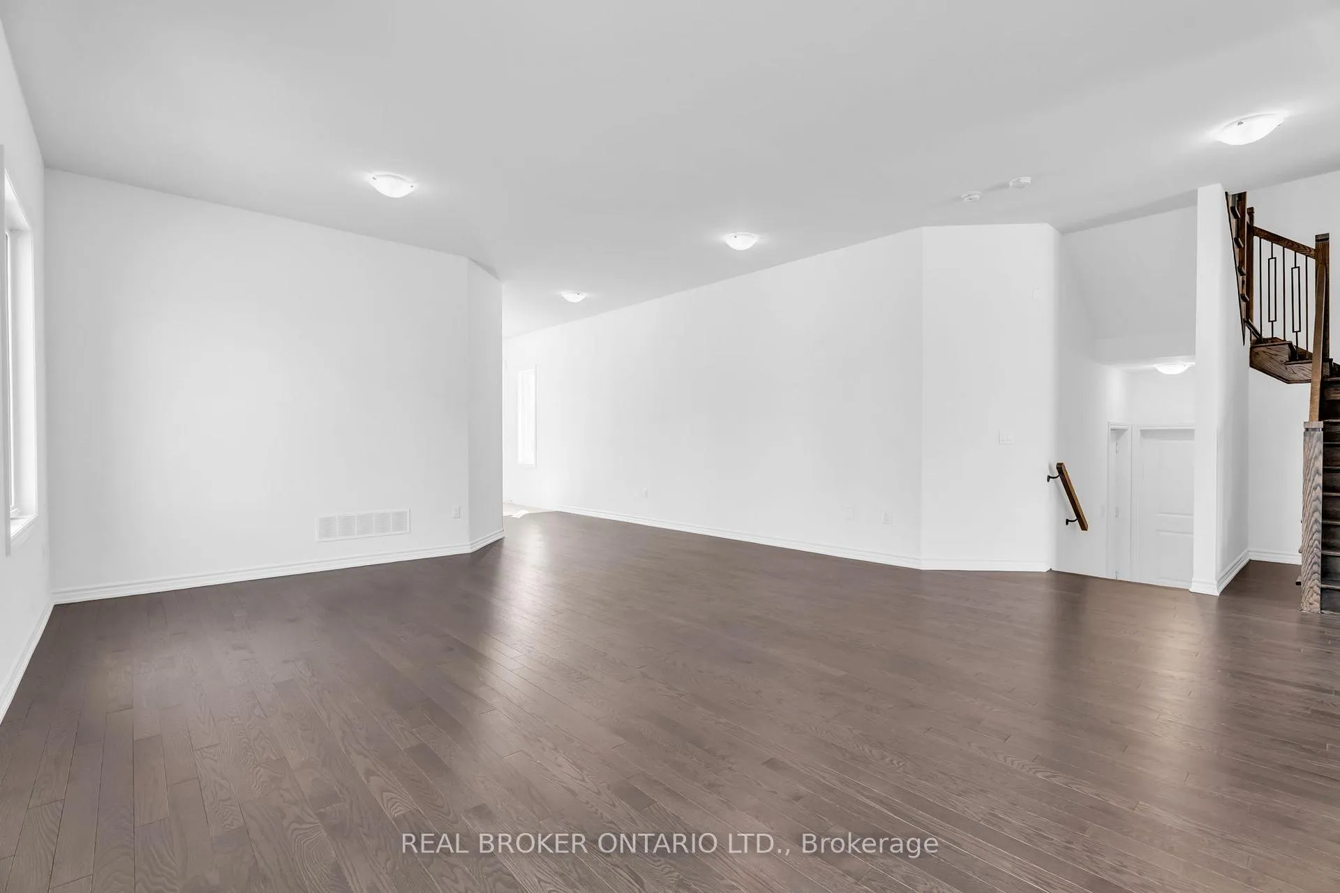 Photo 14 of 430 VanDusen Avenue, Southgate — HOMEH