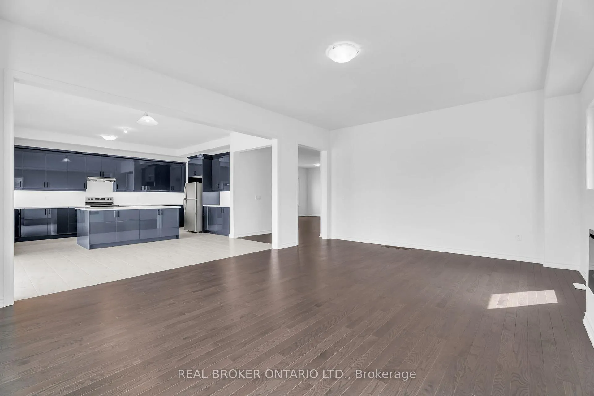 Photo 18 of 430 VanDusen Avenue, Southgate — HOMEH