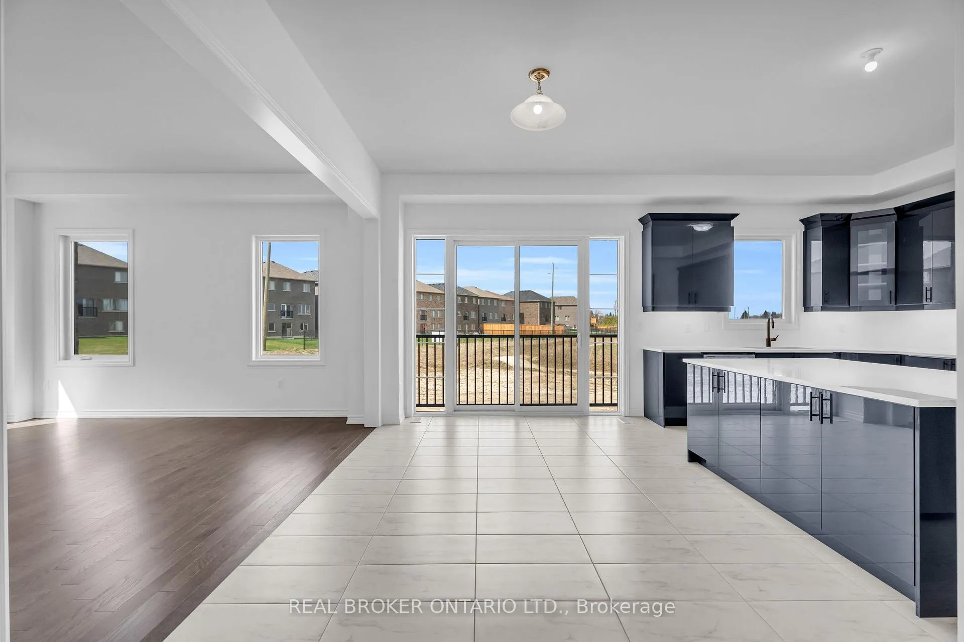 Photo 19 of 430 VanDusen Avenue, Southgate — HOMEH
