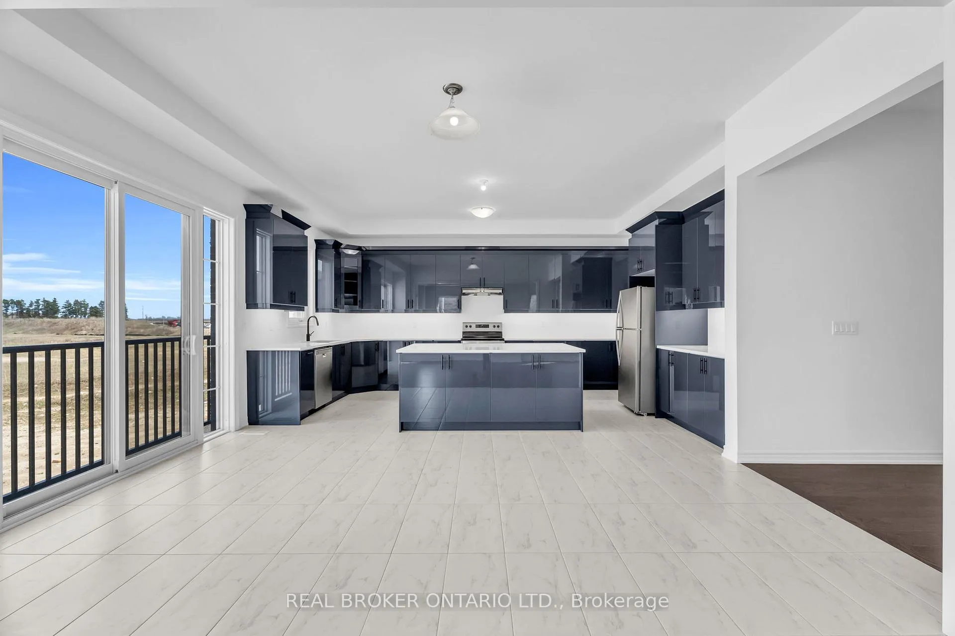 Photo 20 of 430 VanDusen Avenue, Southgate — HOMEH