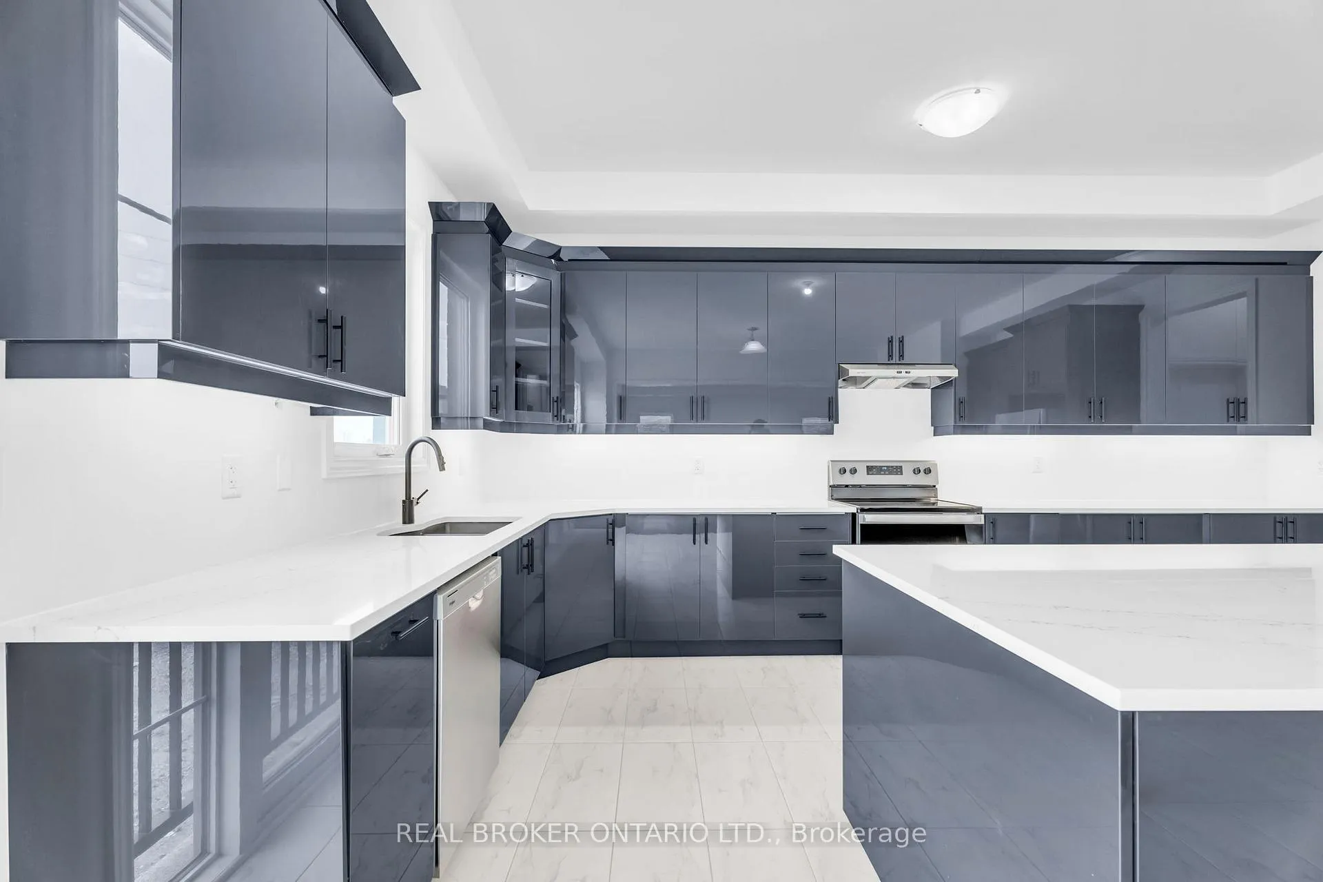 Photo 24 of 430 VanDusen Avenue, Southgate — HOMEH