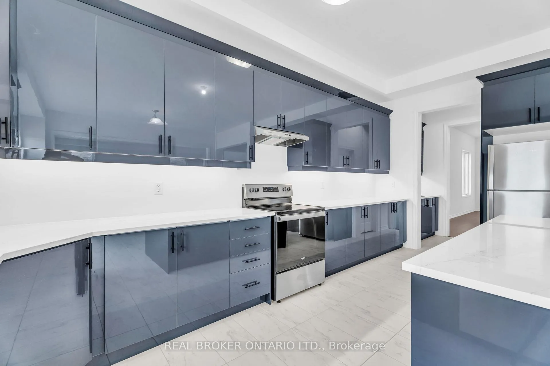 Photo 25 of 430 VanDusen Avenue, Southgate — HOMEH