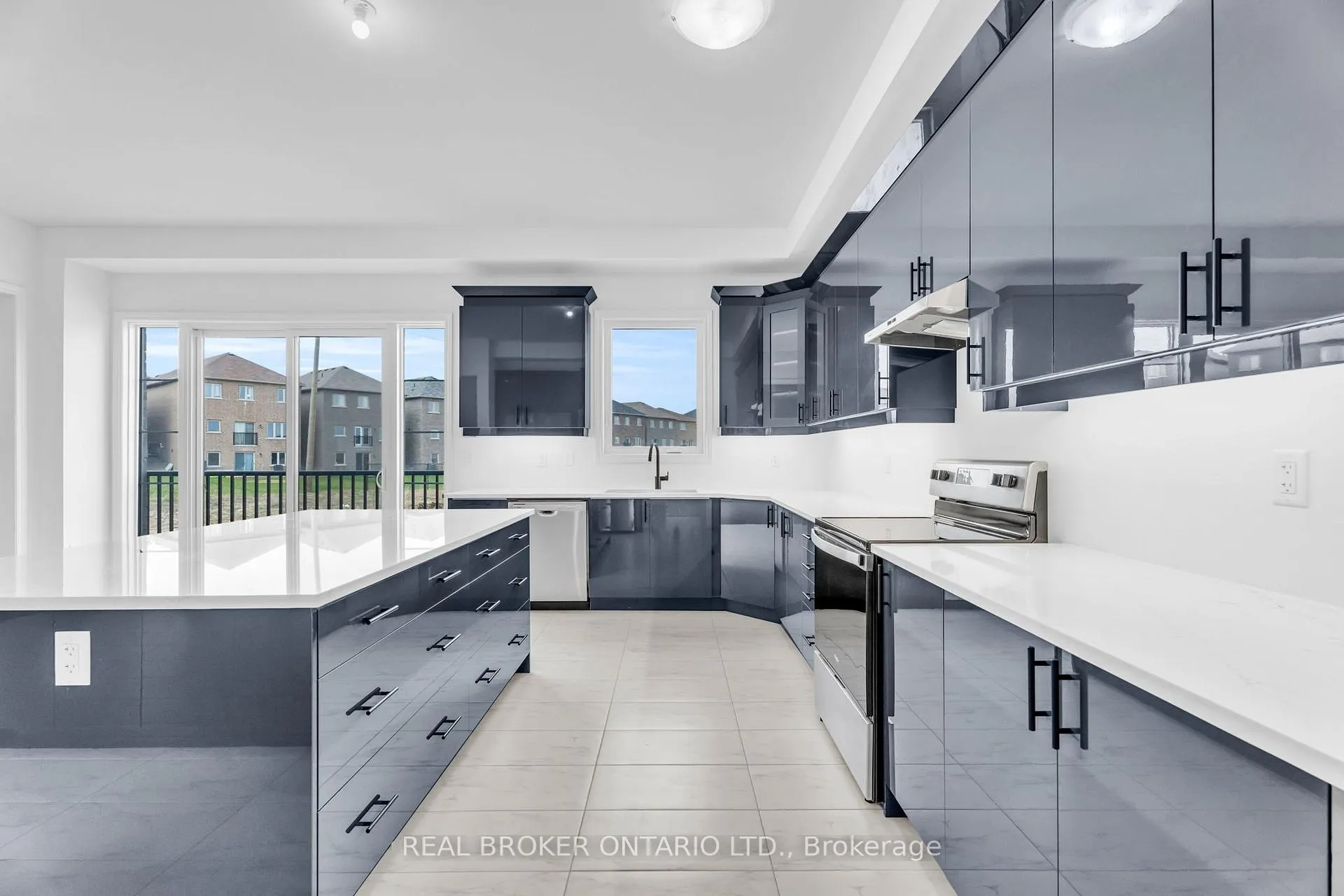Photo 26 of 430 VanDusen Avenue, Southgate — HOMEH