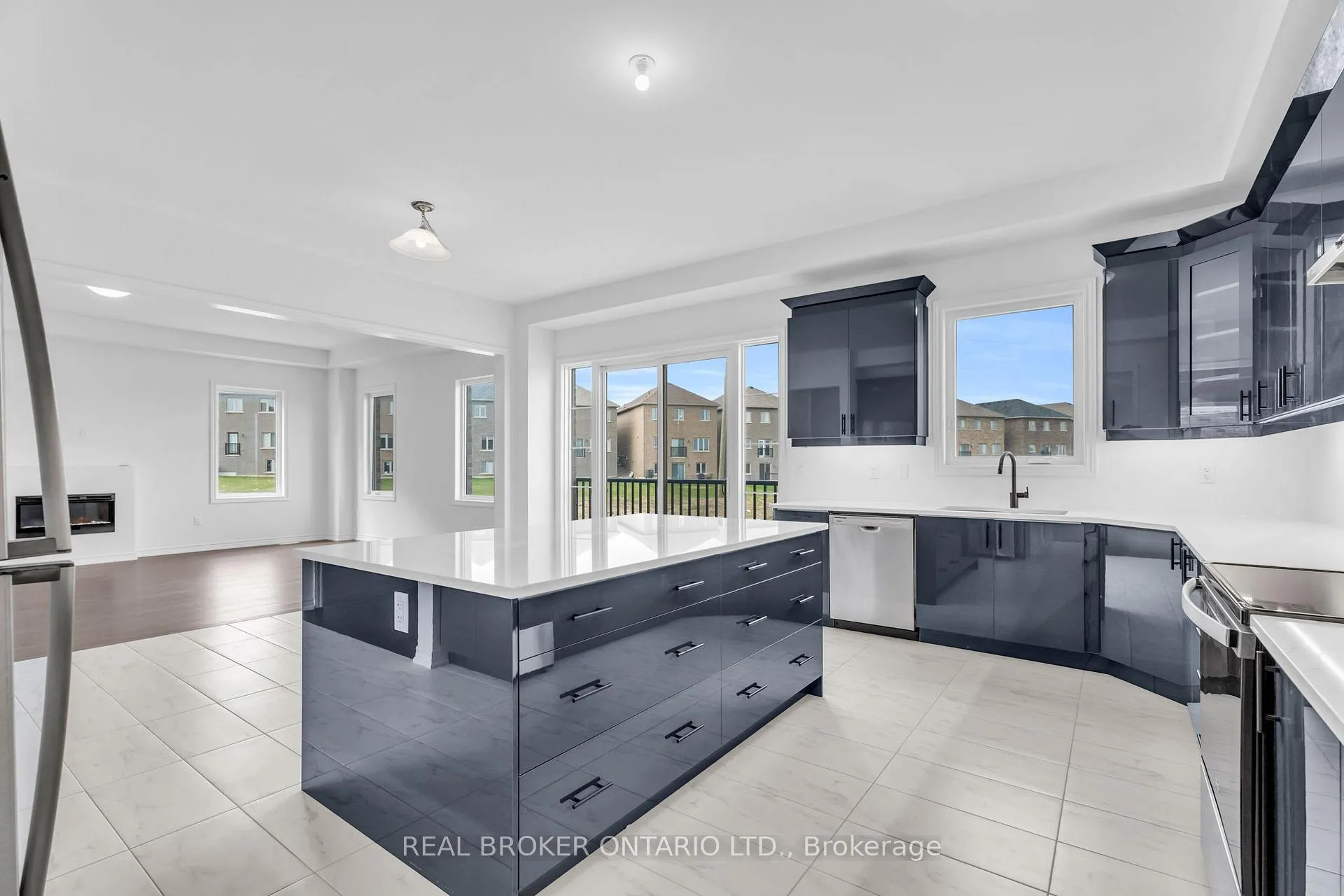 Photo 27 of 430 VanDusen Avenue, Southgate — HOMEH
