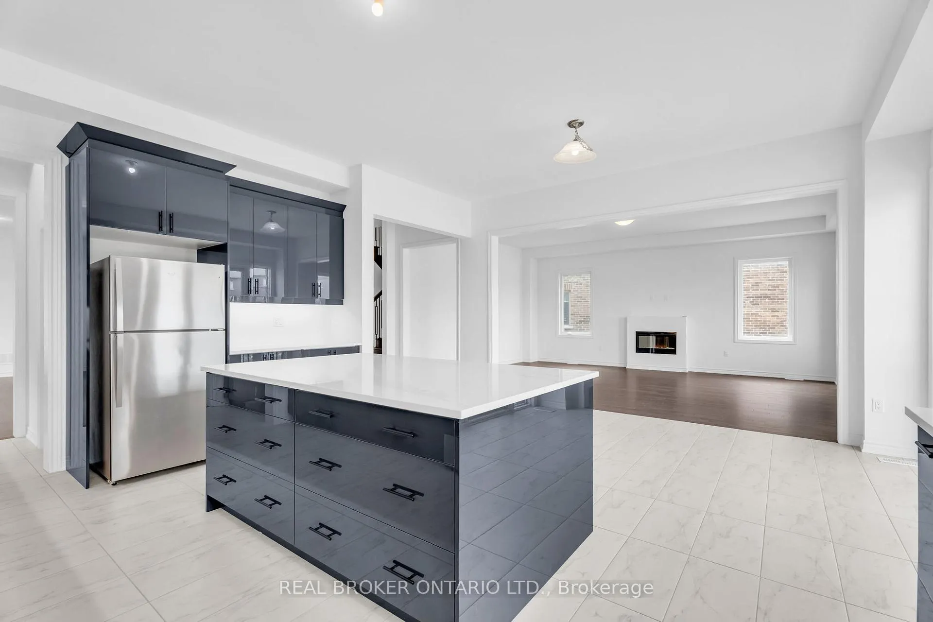 Photo 29 of 430 VanDusen Avenue, Southgate — HOMEH