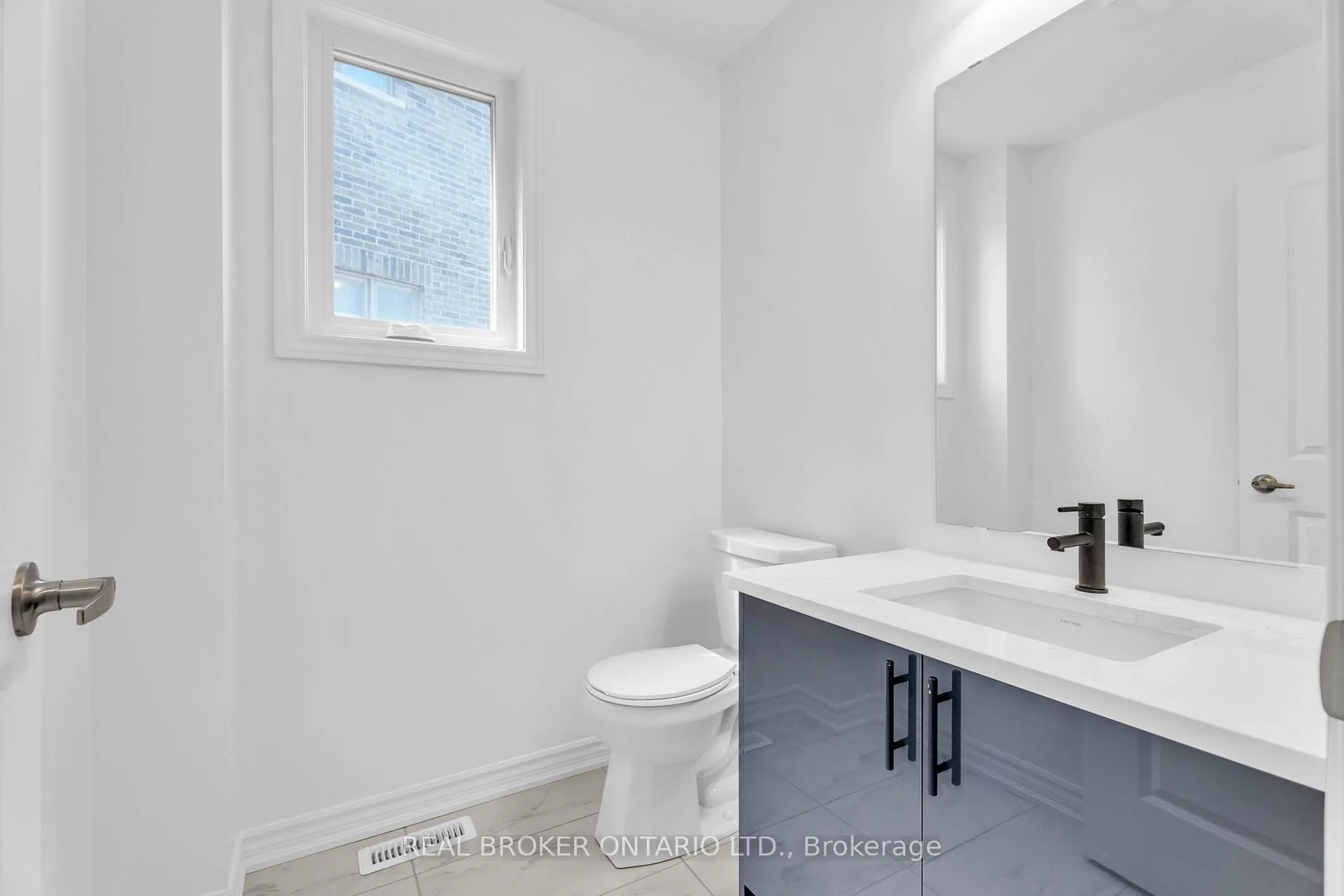 Photo 33 of 430 VanDusen Avenue, Southgate — HOMEH